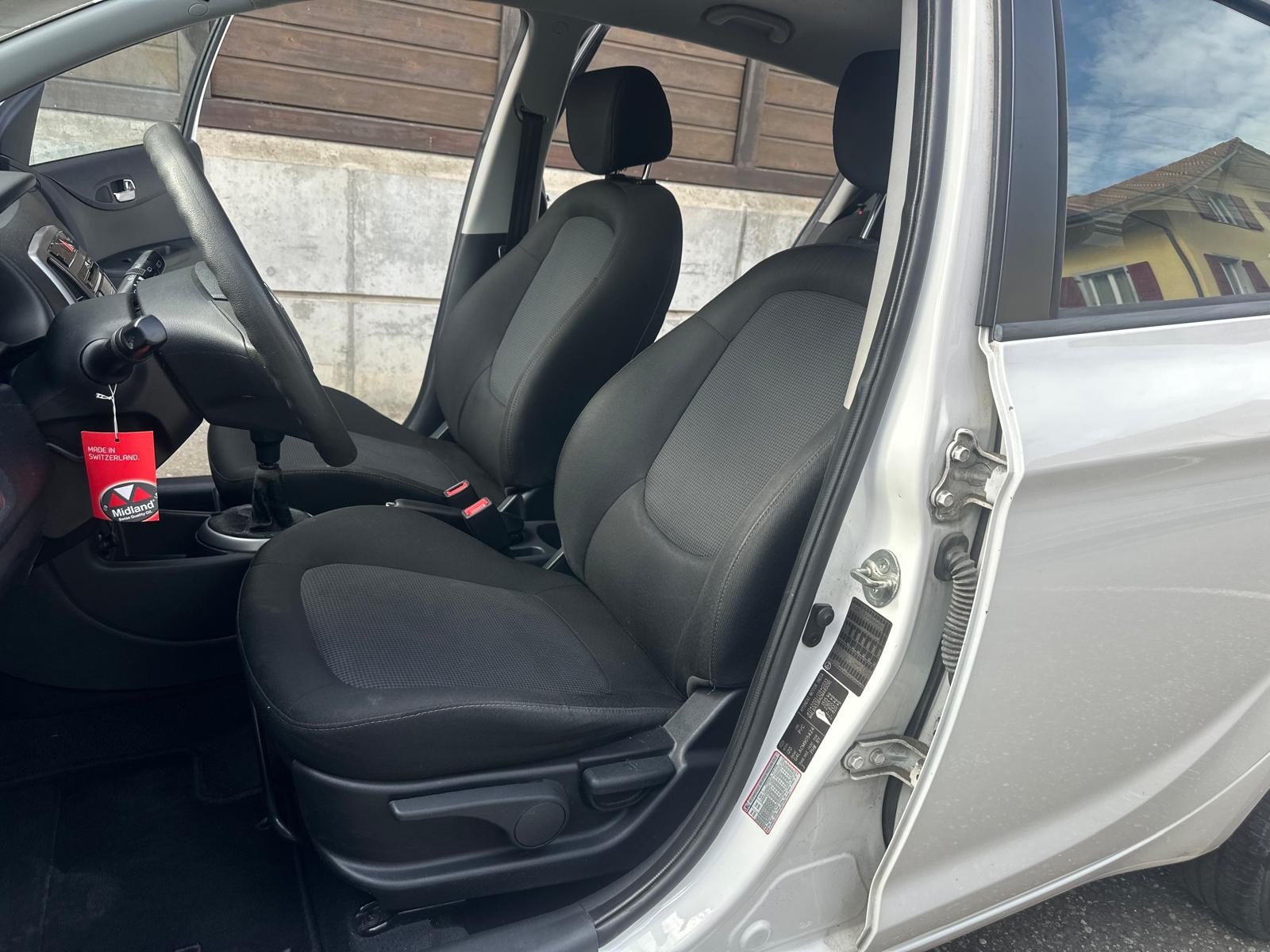 HYUNDAI i20 1.2 Comfort-image-9
