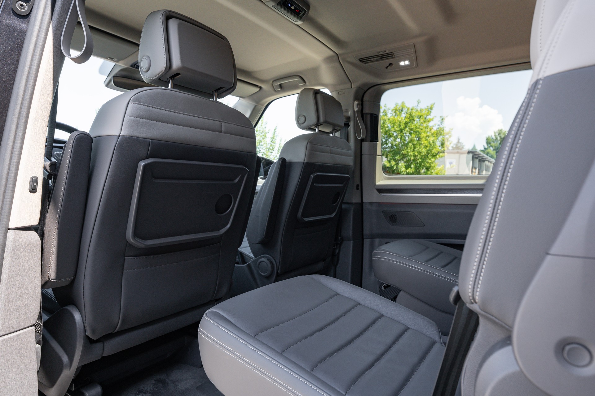 VW Multivan 2.0 TDI Style DSG-image-12