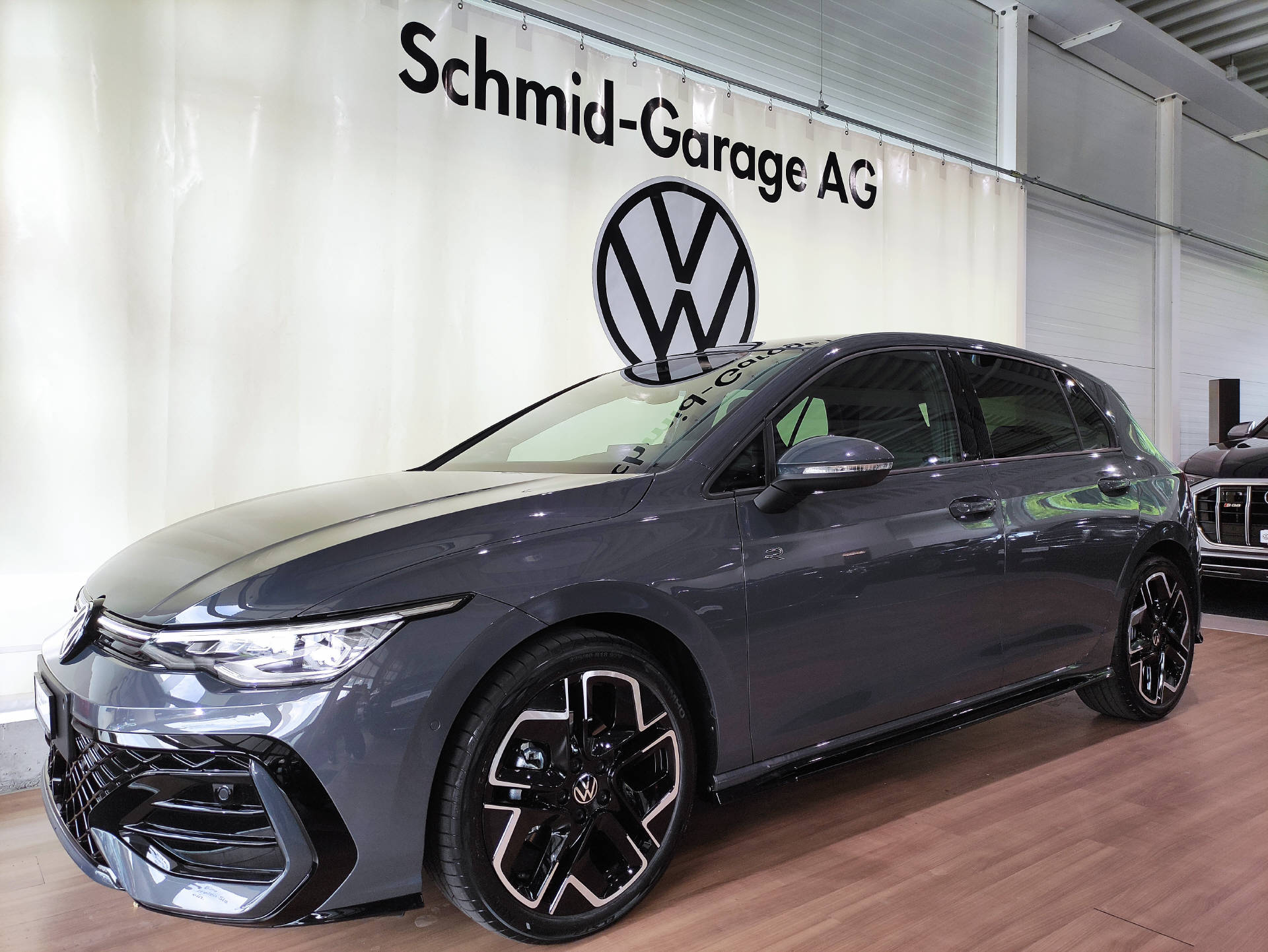 VW Golf VIII 1.5 eTSI R-Line DSG-image-1