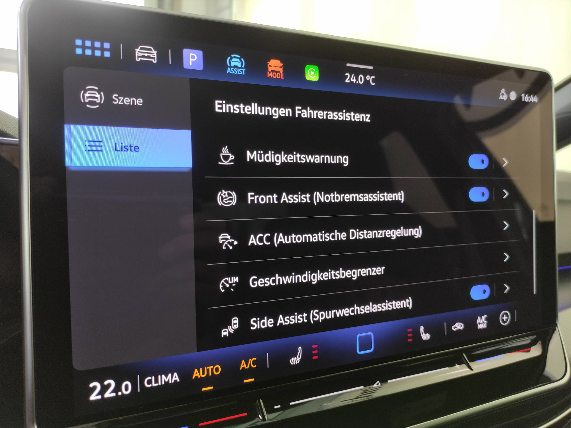 VW Golf VIII 1.5 eTSI R-Line DSG-image-6
