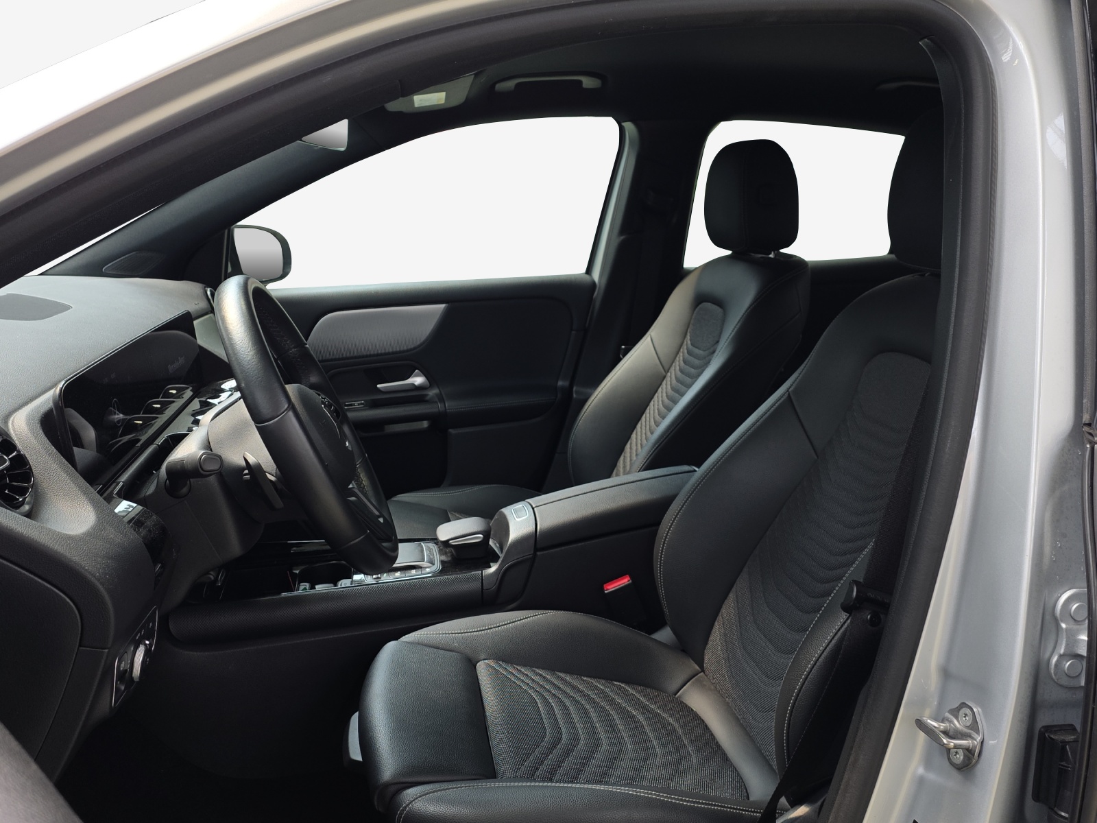 MERCEDES-BENZ GLA 200d 4Matic Progressive 8G-DCT-image-7