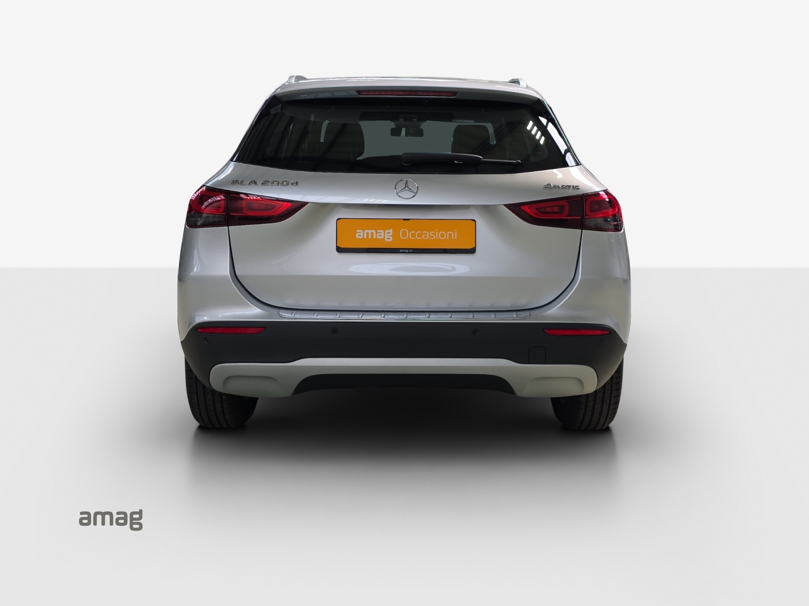 MERCEDES-BENZ GLA 200d 4Matic Progressive 8G-DCT-image-3