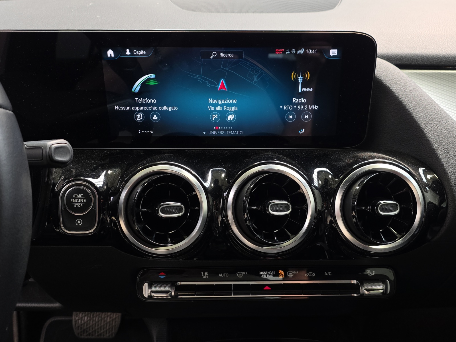 MERCEDES-BENZ GLA 200d 4Matic Progressive 8G-DCT-image-10