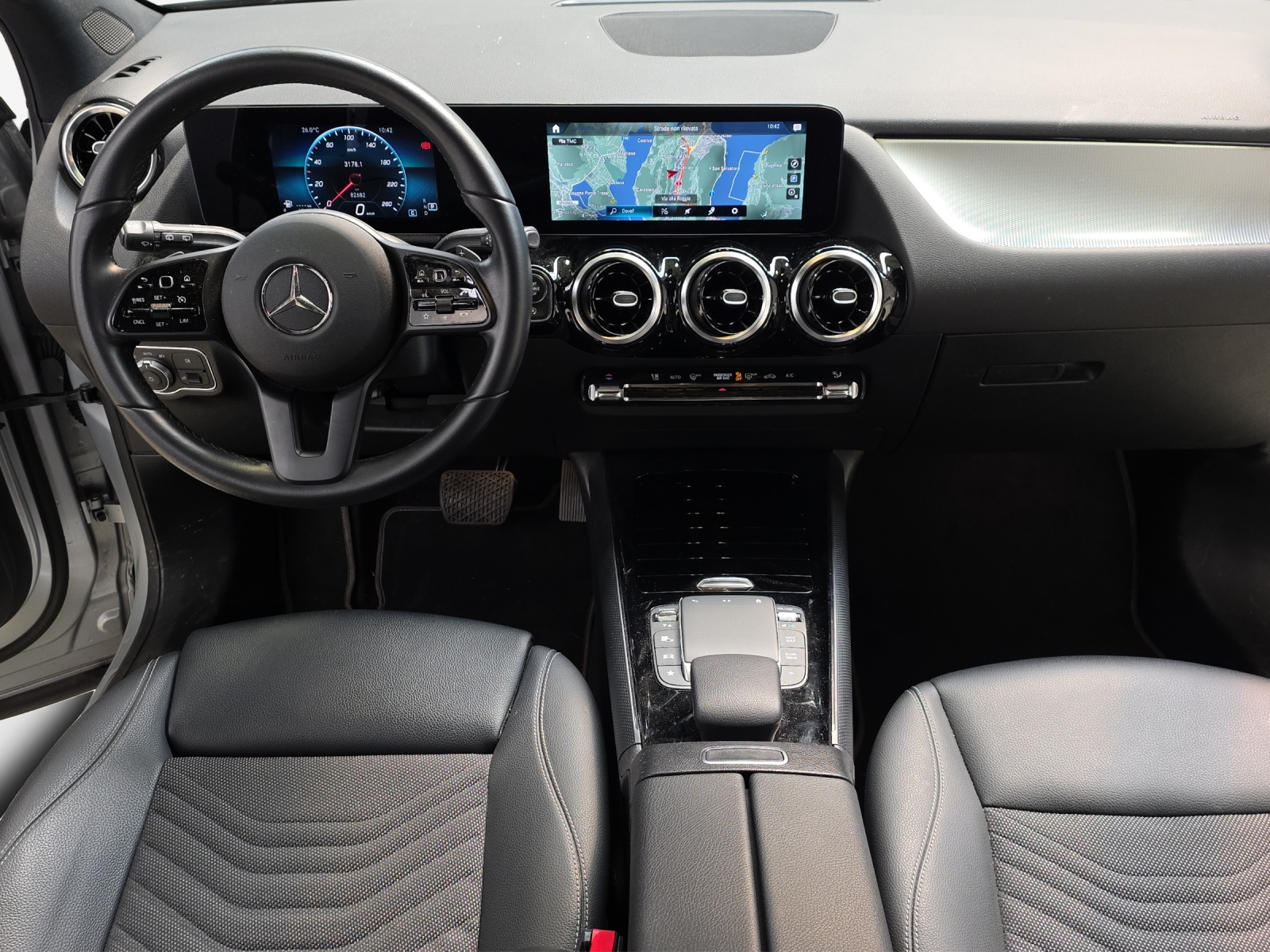 MERCEDES-BENZ GLA 200d 4Matic Progressive 8G-DCT-image-8