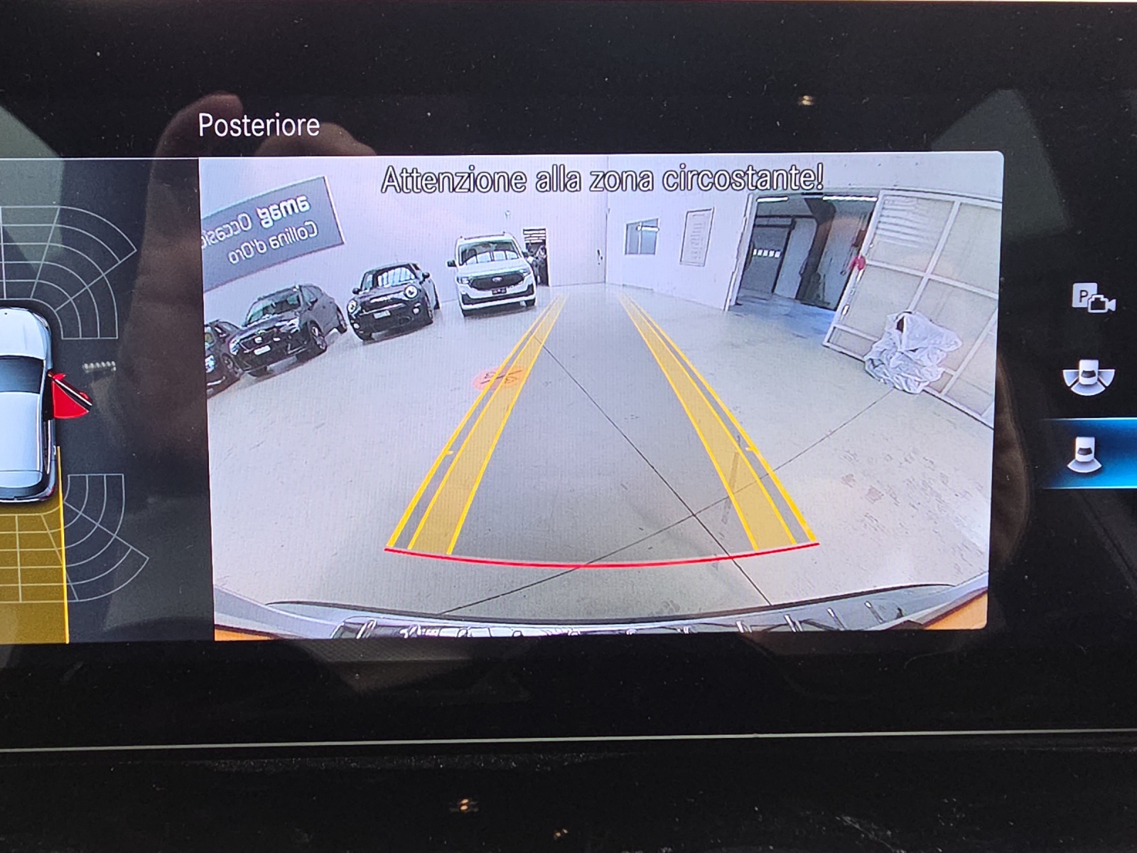MERCEDES-BENZ GLA 200d 4Matic Progressive 8G-DCT-image-13