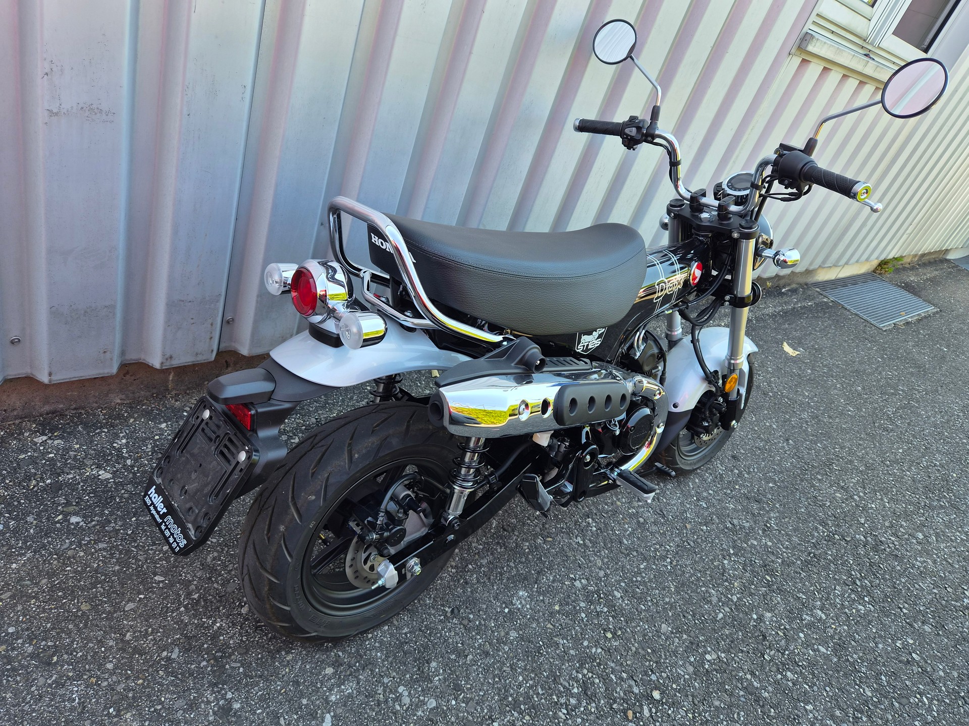 HONDA St 125 Dax Kundenauftrag-showroom-element-3