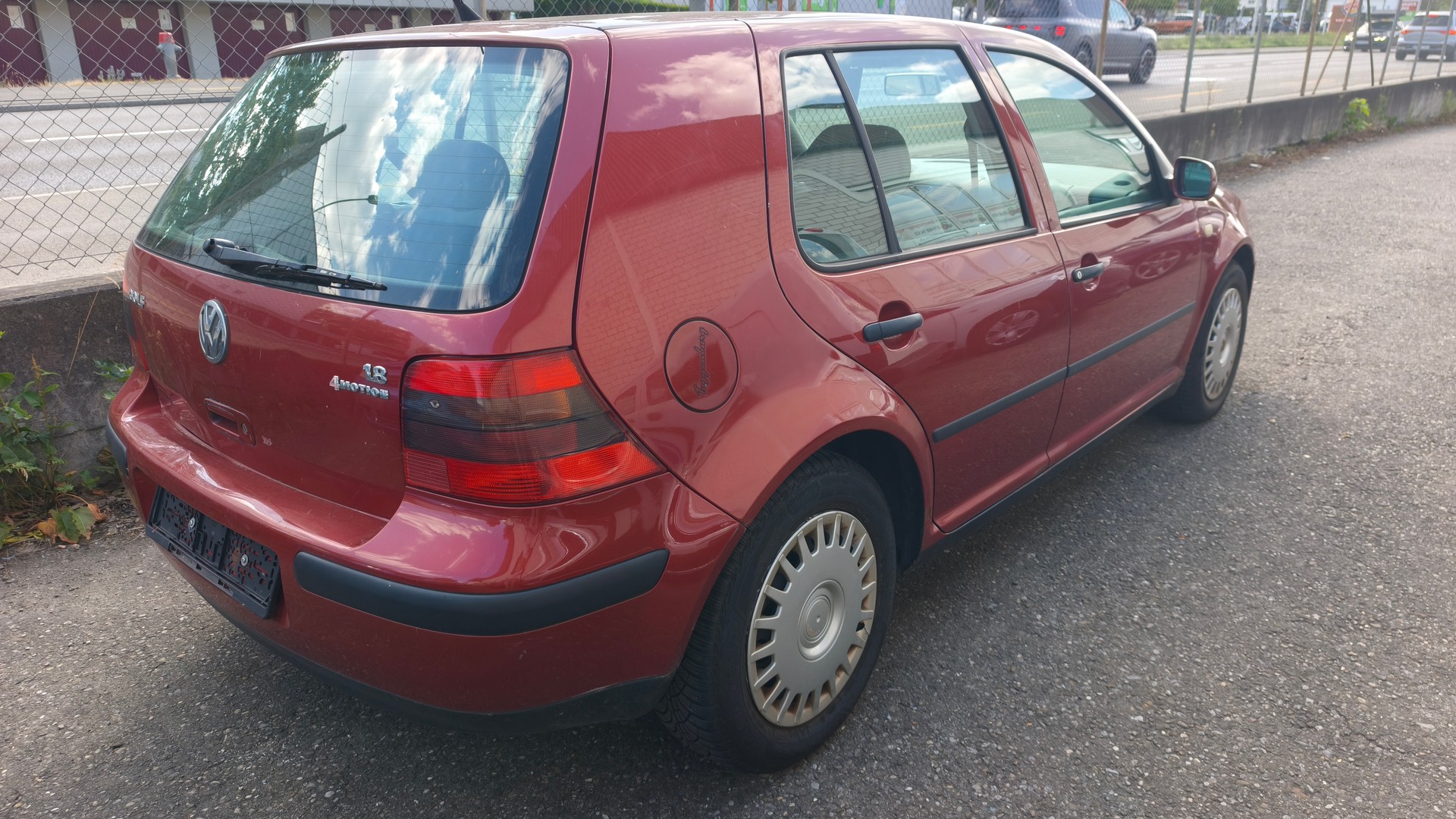 VW Golf 1.8 Comfortline 4Motion-image-1
