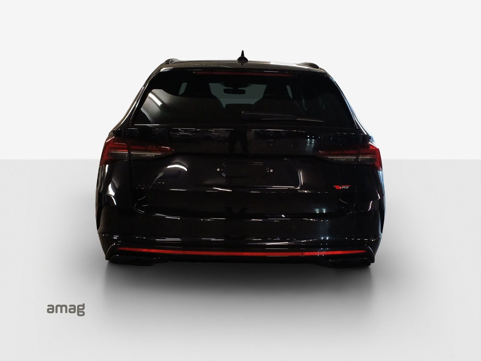 SKODA Octavia Combi 2.0 TSI DSG RS 30 Years Edition-image-3