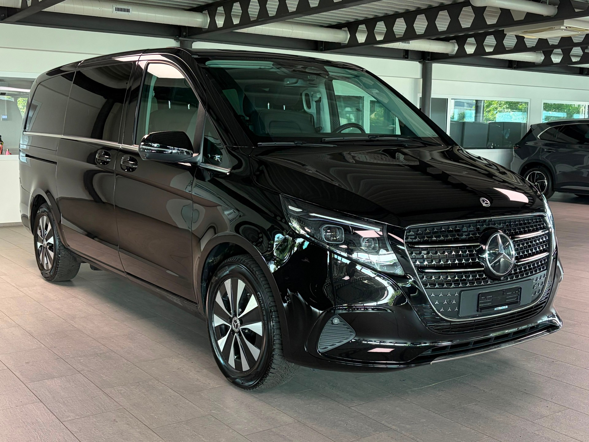 MERCEDES-BENZ V 250 d 4MATIC AVANTGARDE Lang (FL)-image-3