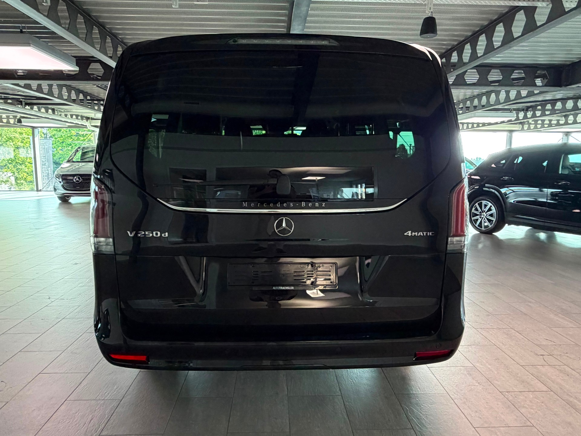 MERCEDES-BENZ V 250 d 4MATIC AVANTGARDE Lang (FL)-image-4