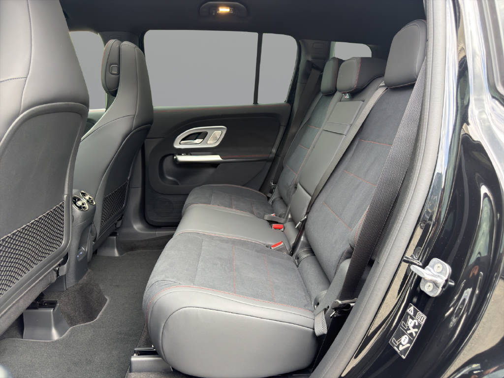 MERCEDES-BENZ GLB 350 4matic-image-11