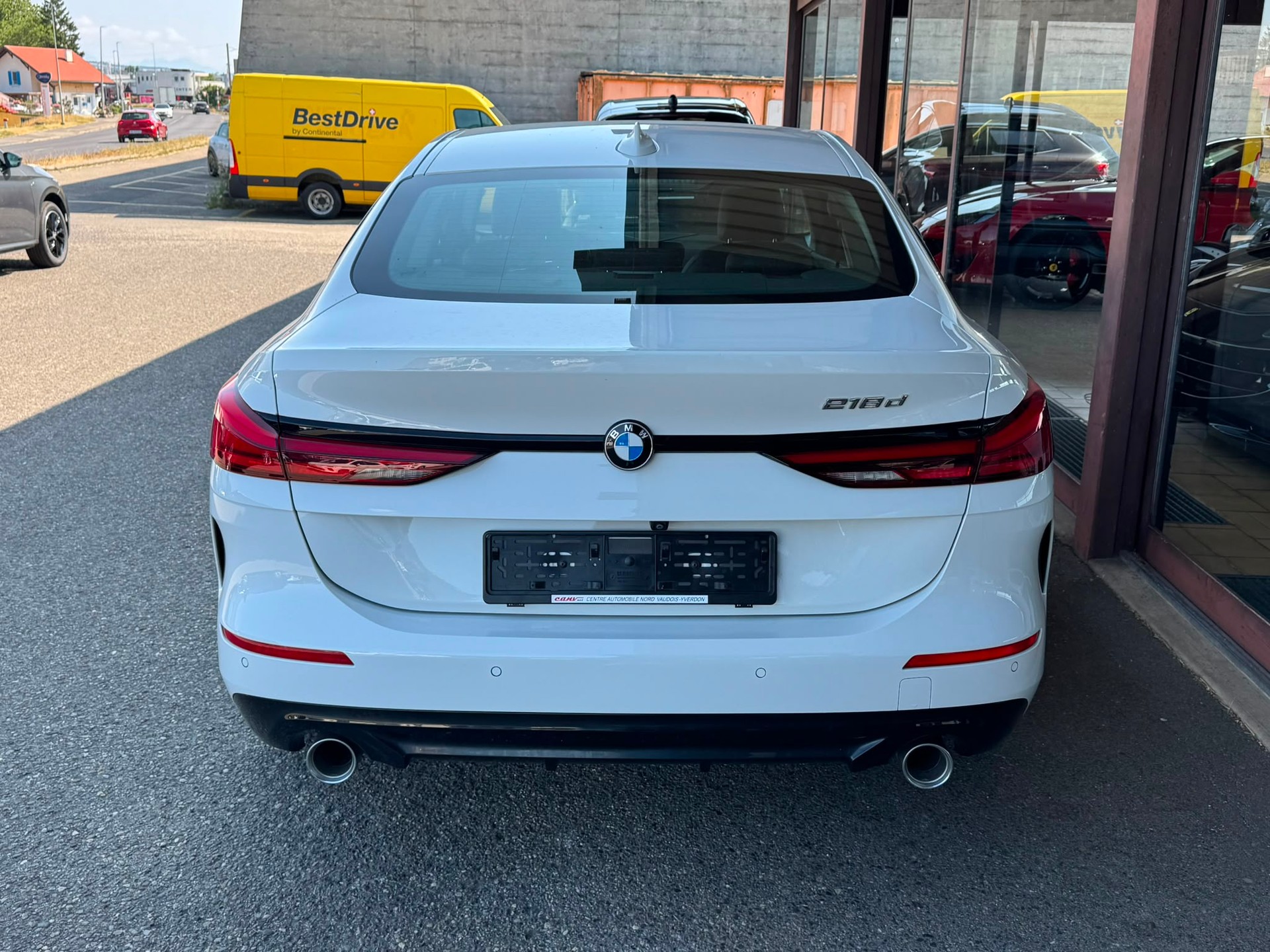 BMW 218d Gran Coupé Sport Line Steptronic-image-4