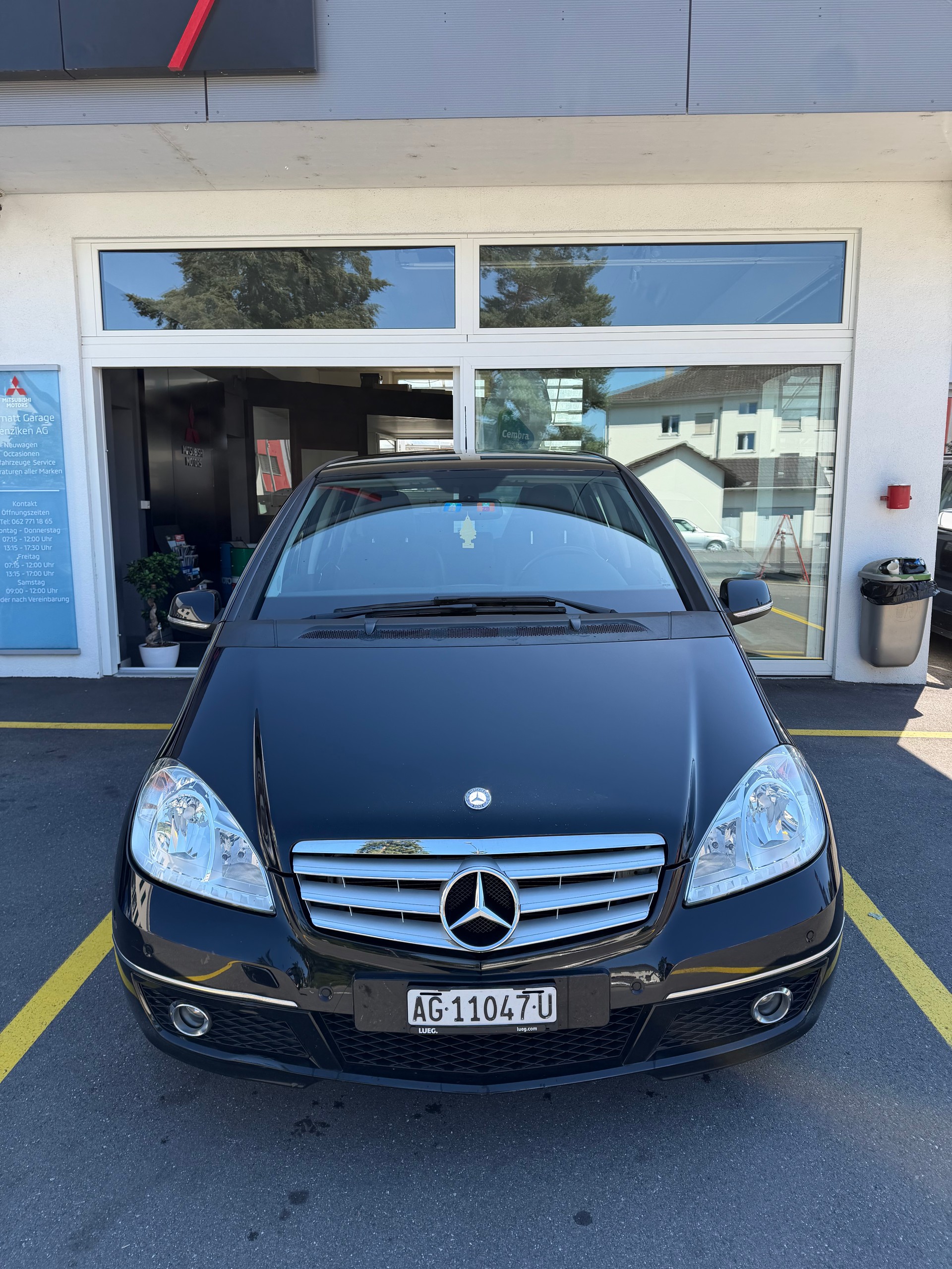 MERCEDES-BENZ A 180 Avantgarde Selection Autotronic-image-2
