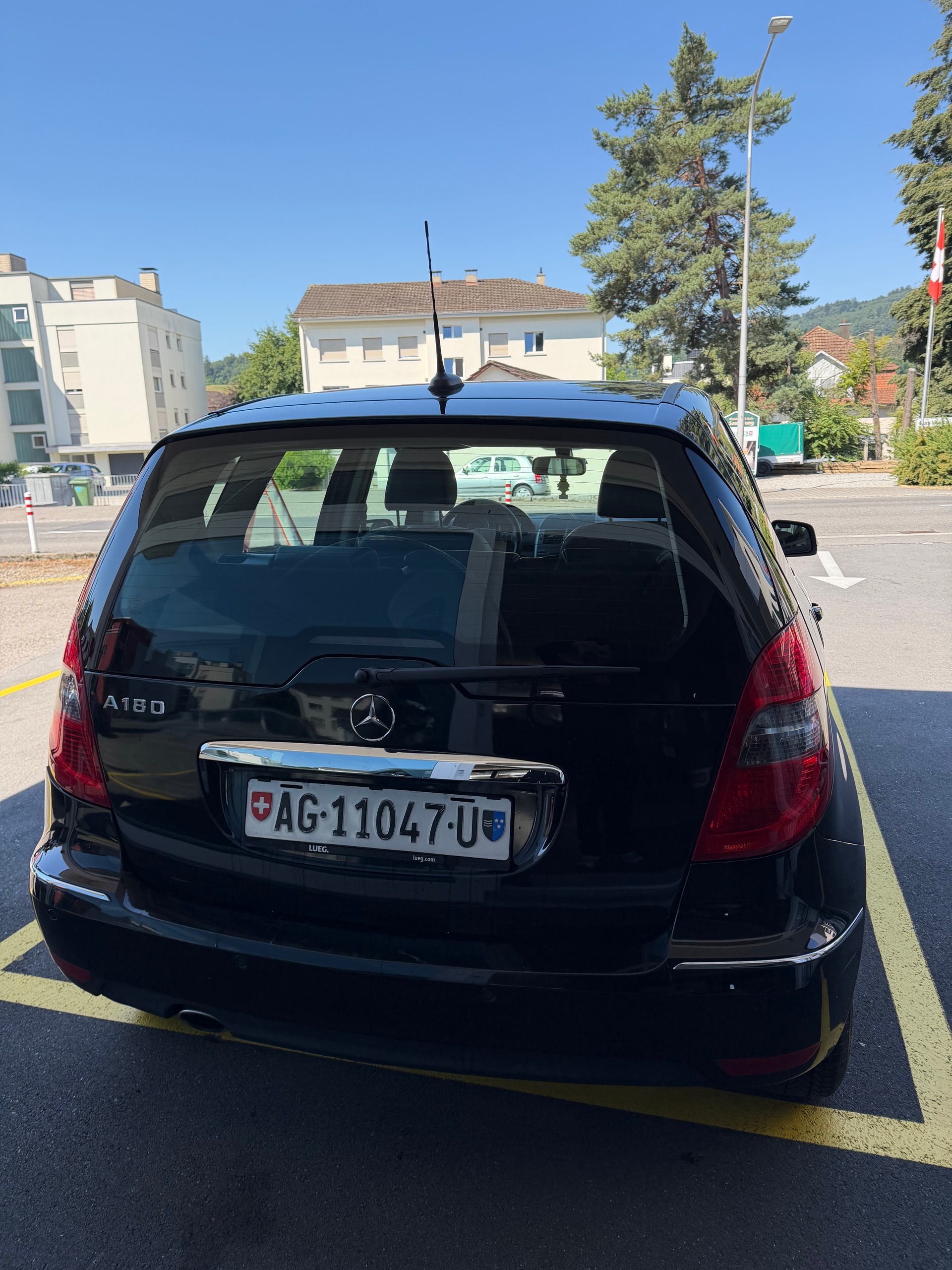 MERCEDES-BENZ A 180 Avantgarde Selection Autotronic-image-5