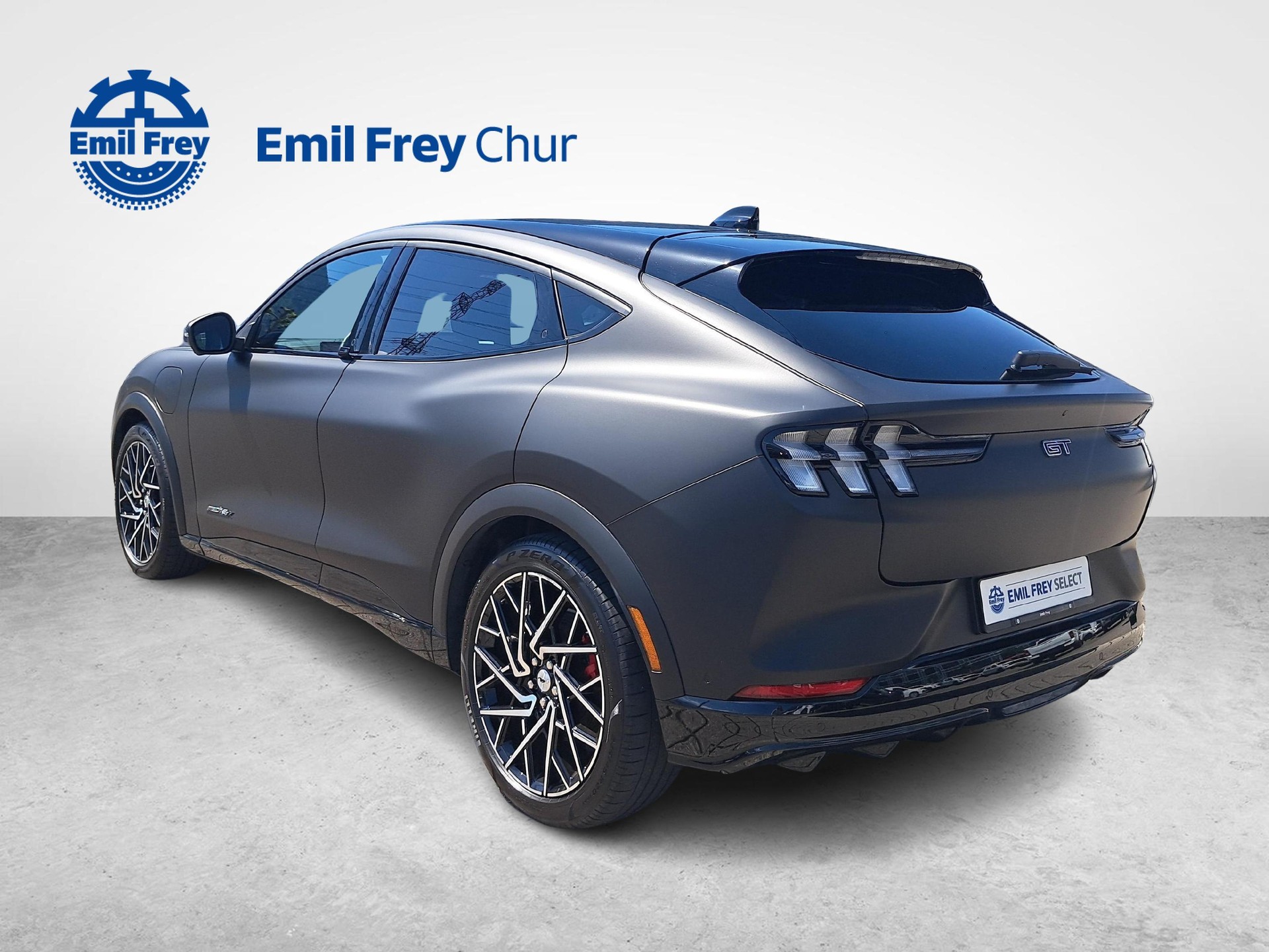 FORD Mustang Mach-E Extended GT AWD-image-3