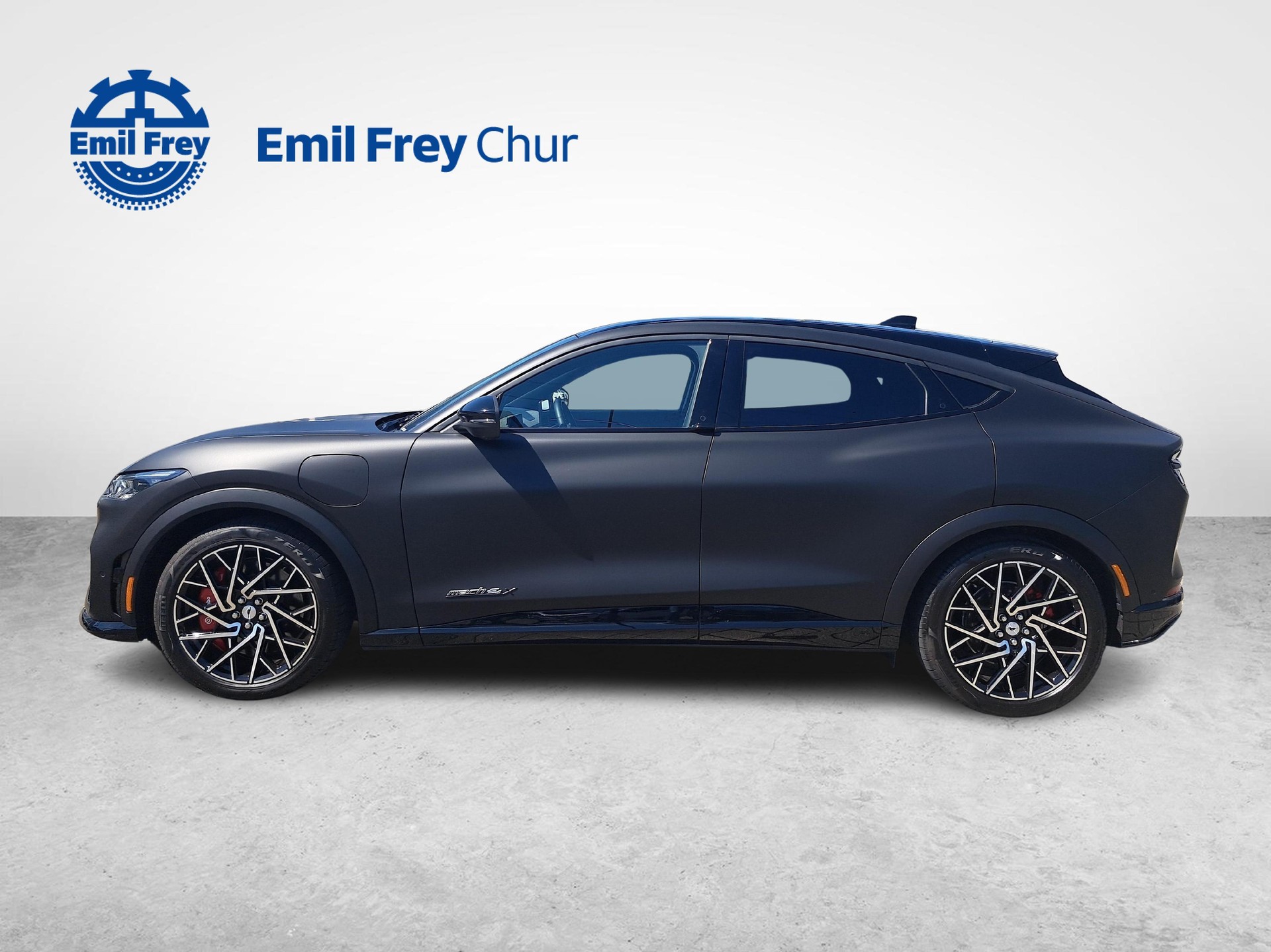 FORD Mustang Mach-E Extended GT AWD-image-2