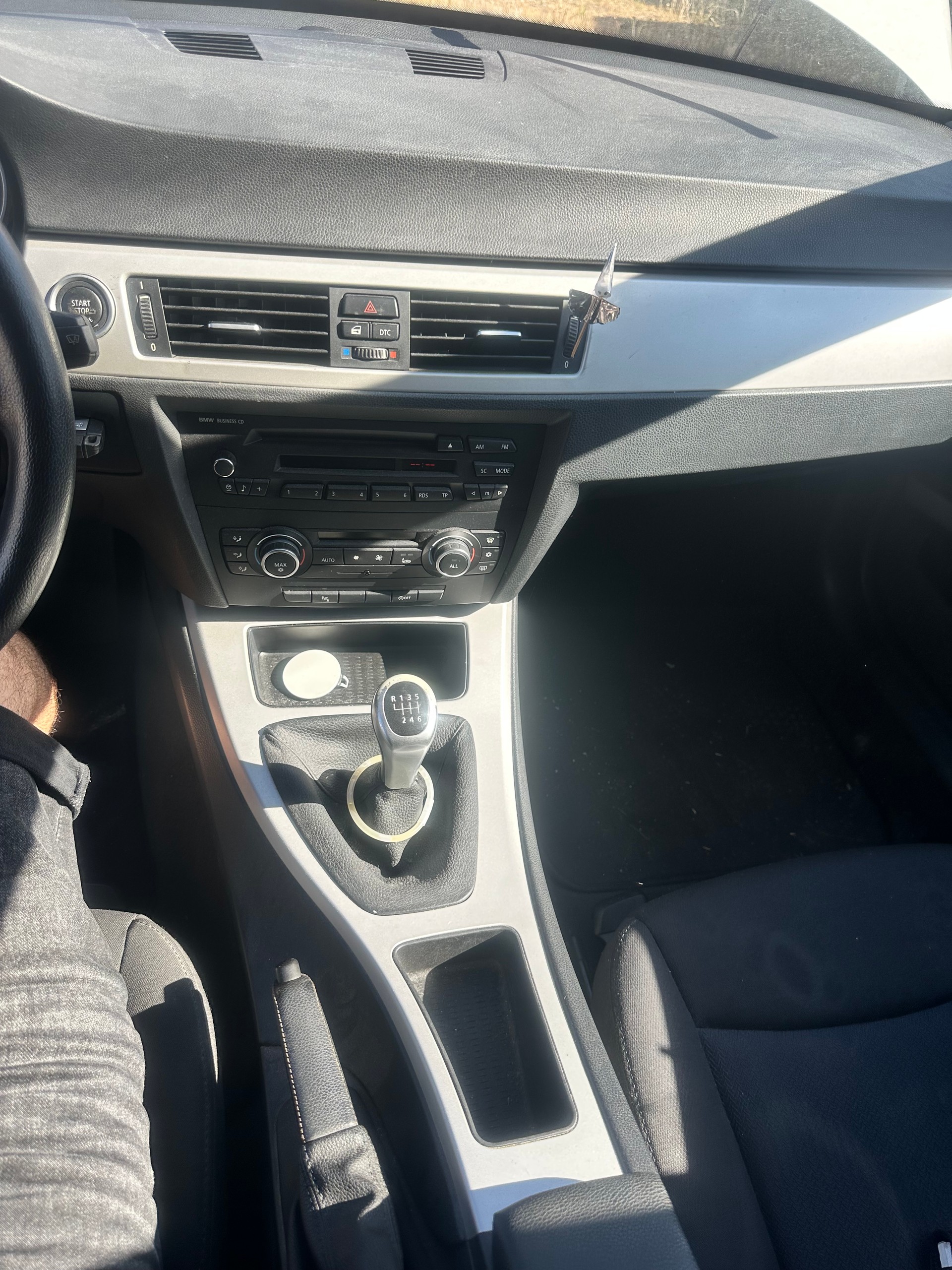 BMW 318i Touring-image-7