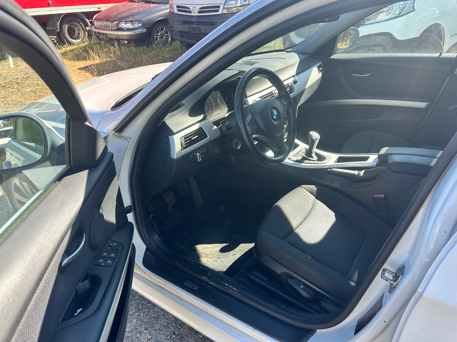BMW 318i Touring-image-5