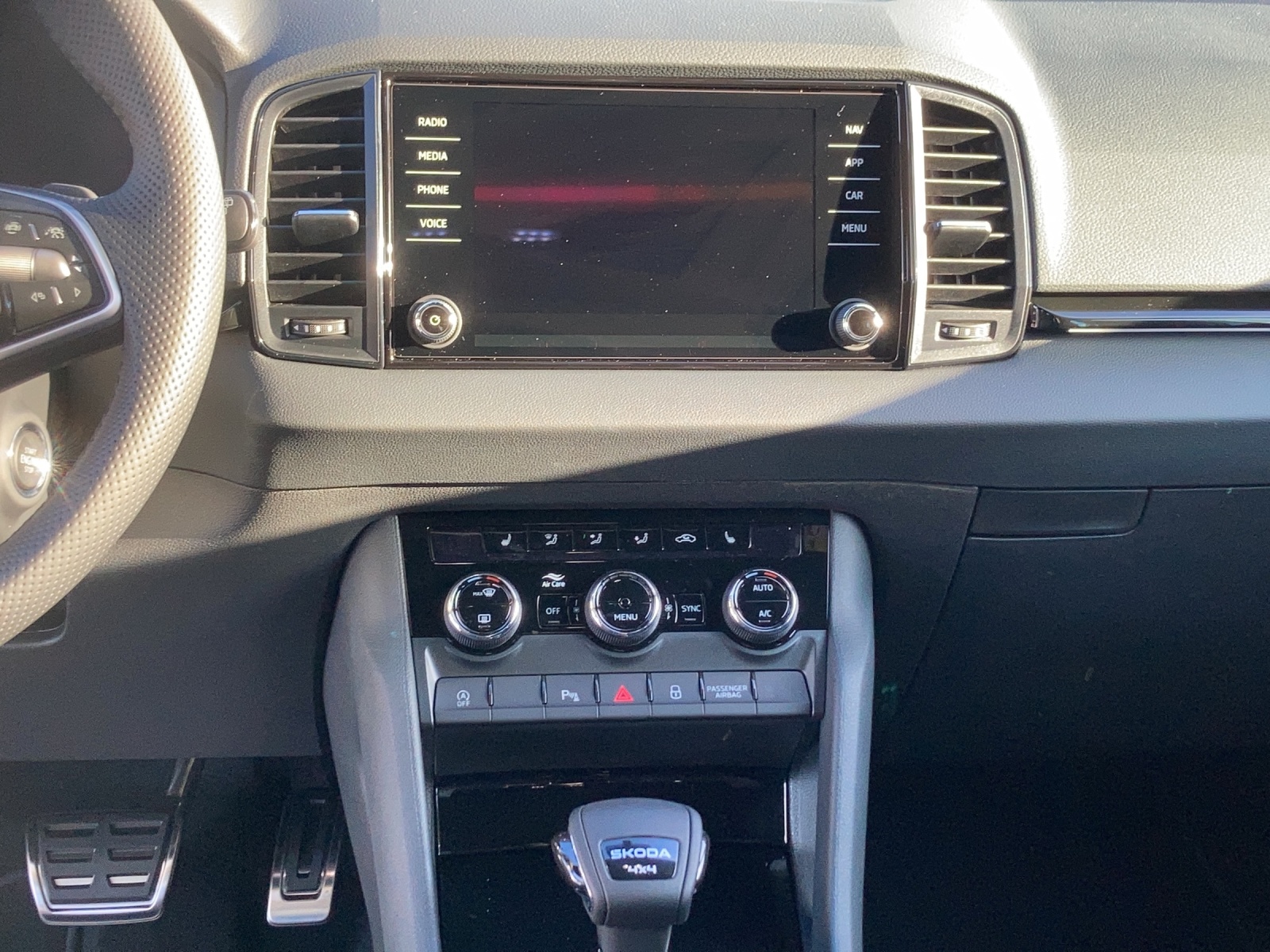 SKODA Karoq 2.0 TSI SportLine 4x4 DSG-image-10