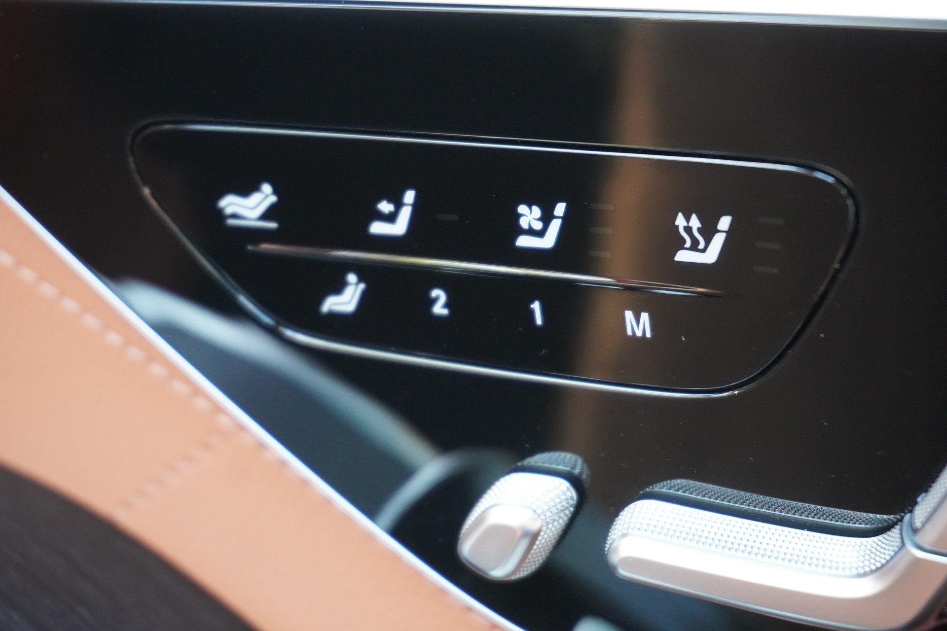 MERCEDES-BENZ S 580 e L 4Matic 9G-Tronic-image-18