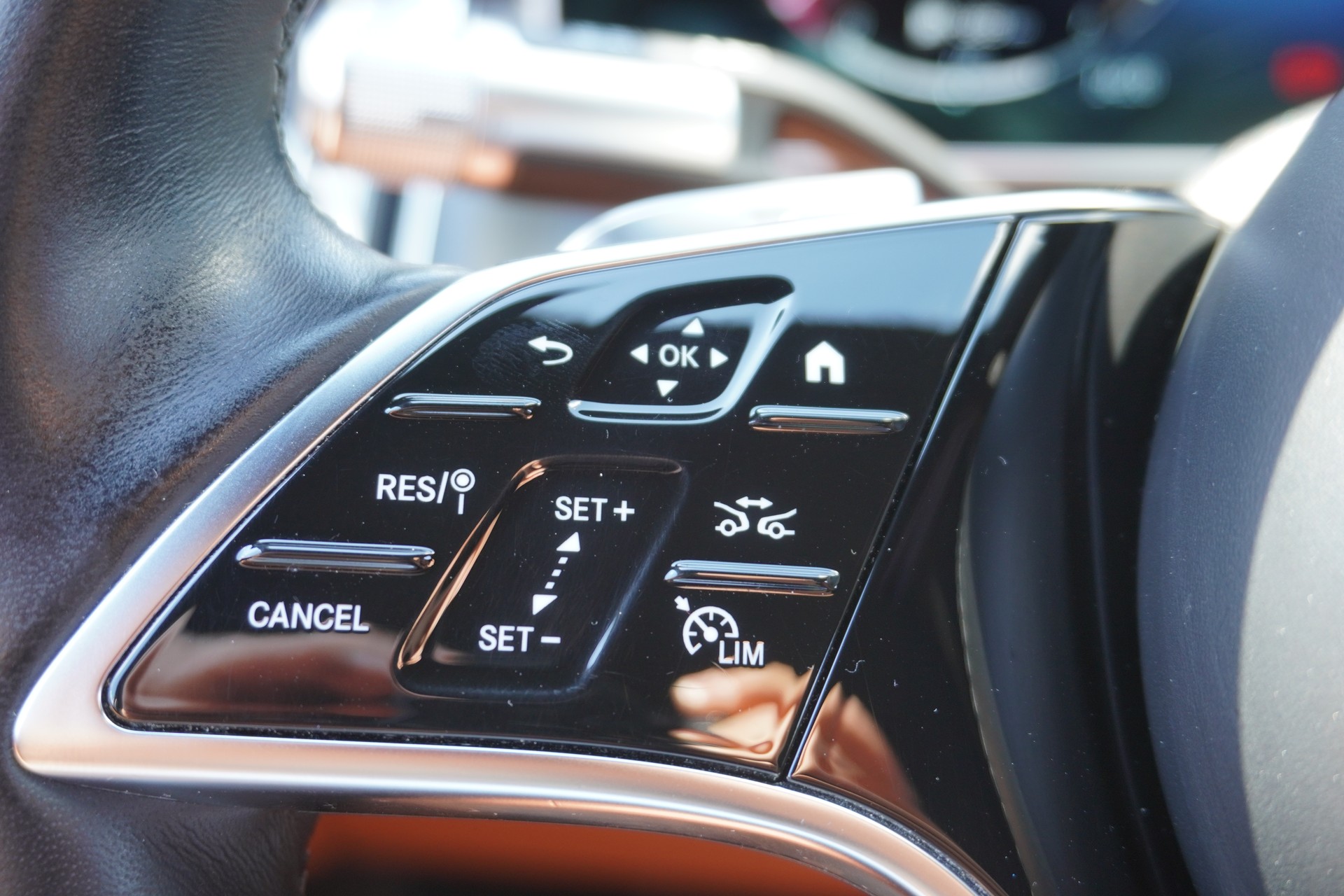 MERCEDES-BENZ S 580 e L 4Matic 9G-Tronic-image-48
