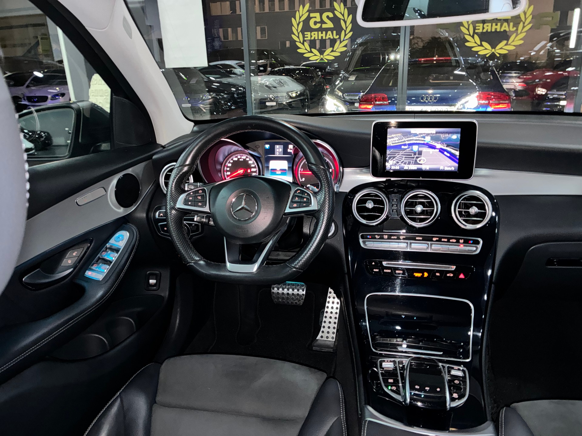 MERCEDES-BENZ GLC 250 d AMG Line 4Matic 9G-Tronic-image-8