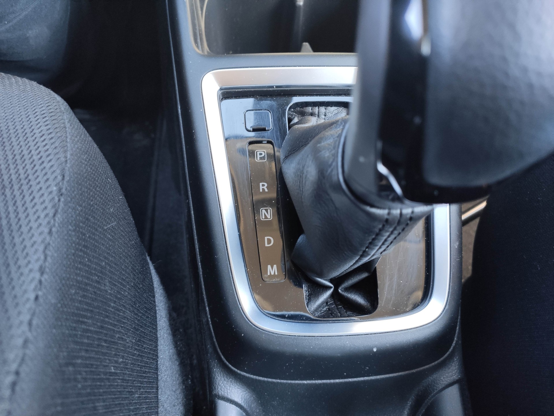 SUZUKI Swift 1.0 12V Compact Top Automatic-image-12