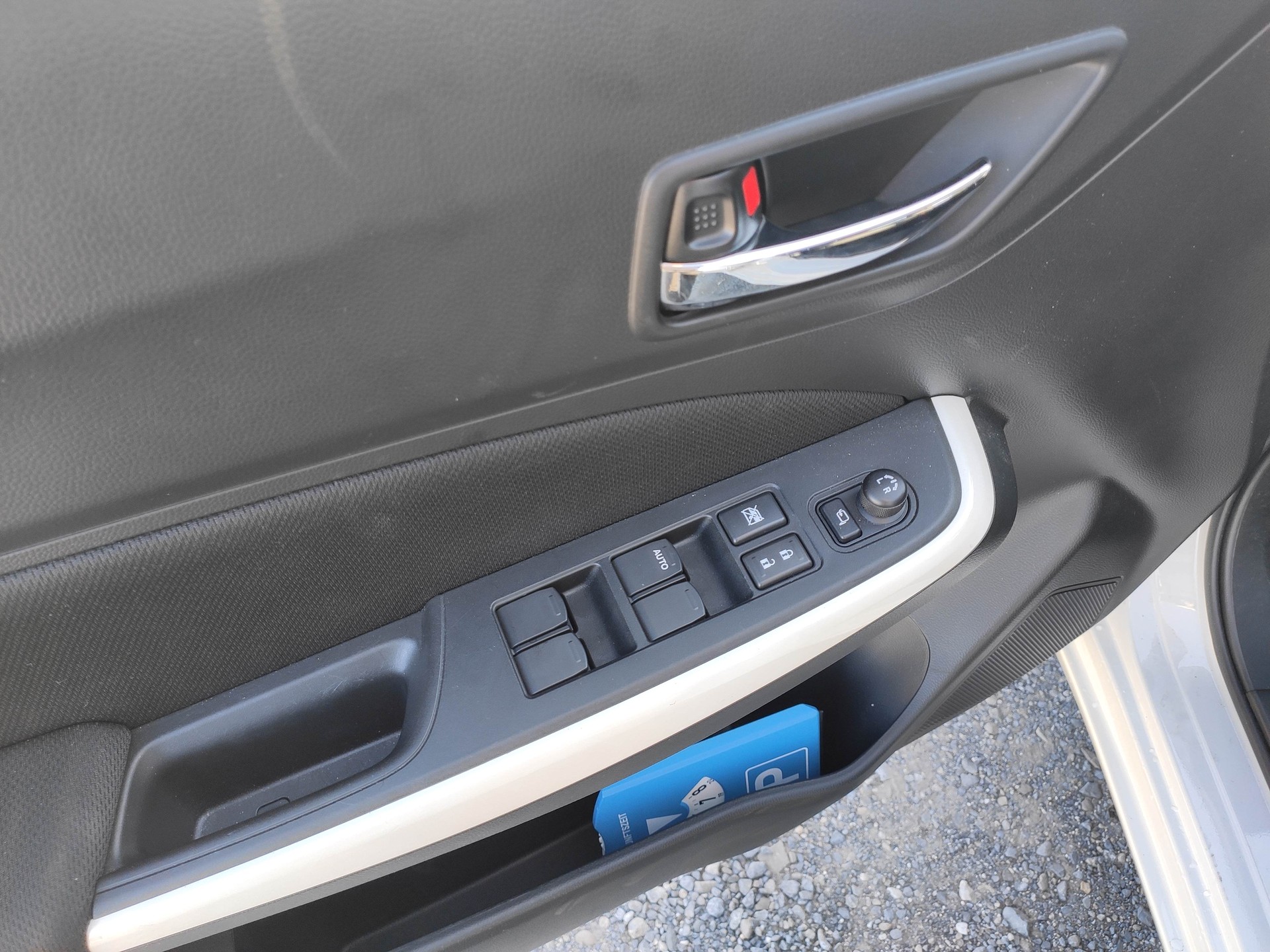 SUZUKI Swift 1.0 12V Compact Top Automatic-image-9