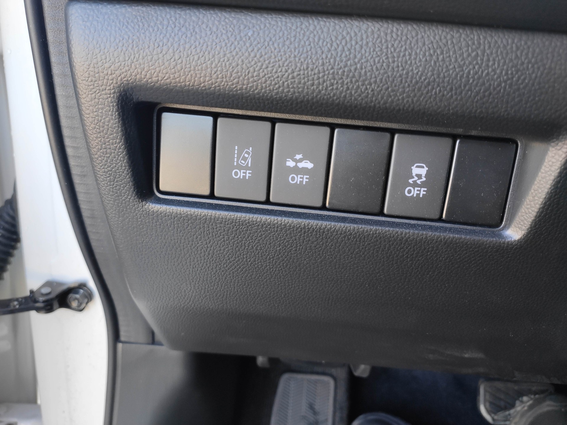 SUZUKI Swift 1.0 12V Compact Top Automatic-image-10