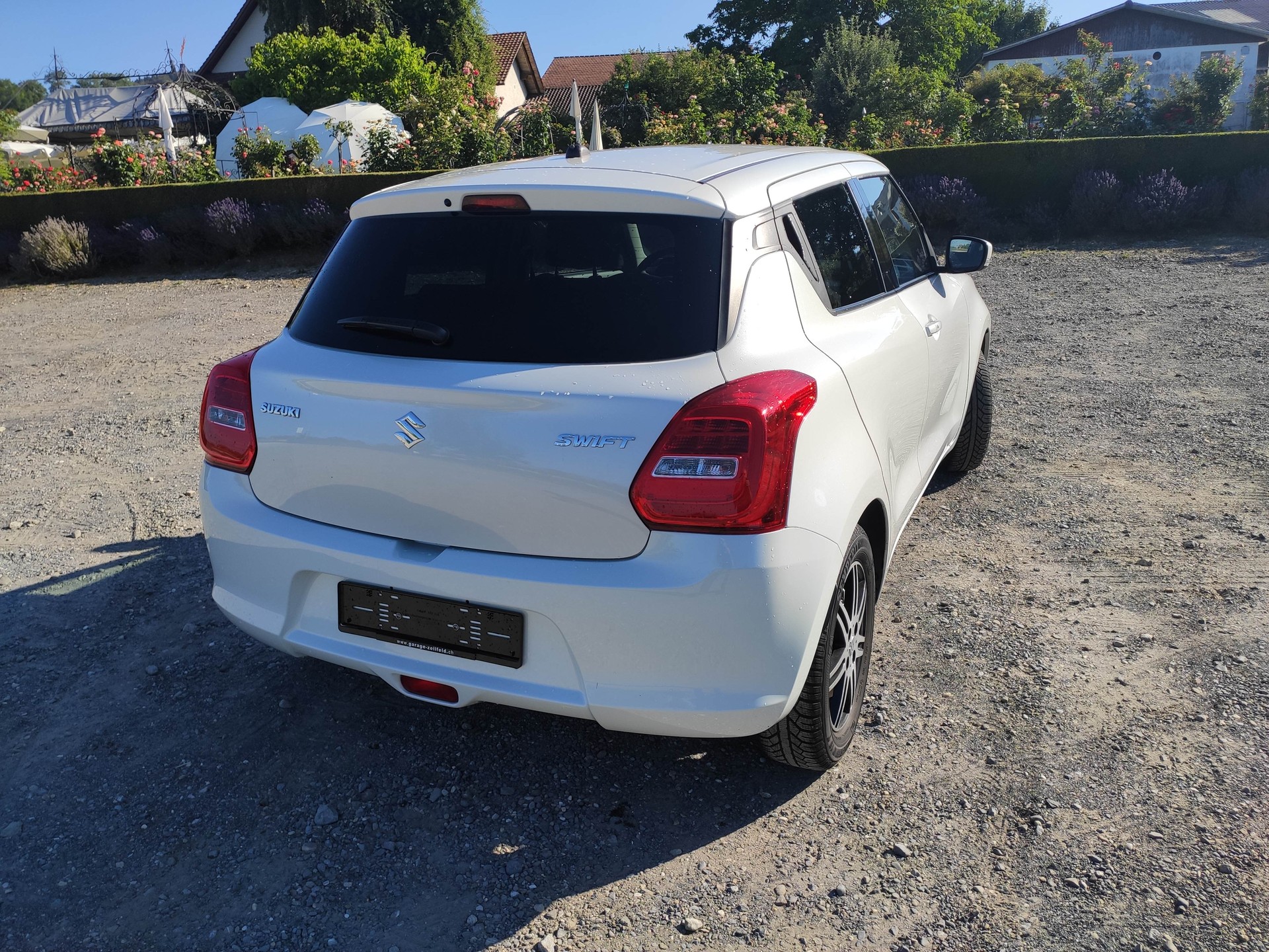 SUZUKI Swift 1.0 12V Compact Top Automatic-image-3