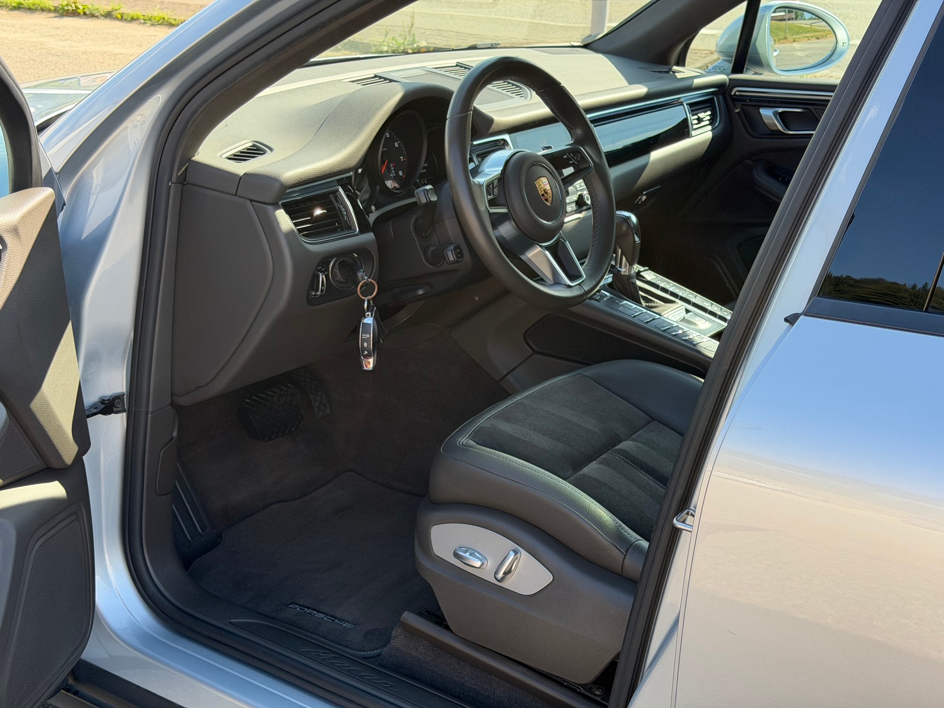 PORSCHE Macan PDK-image-8