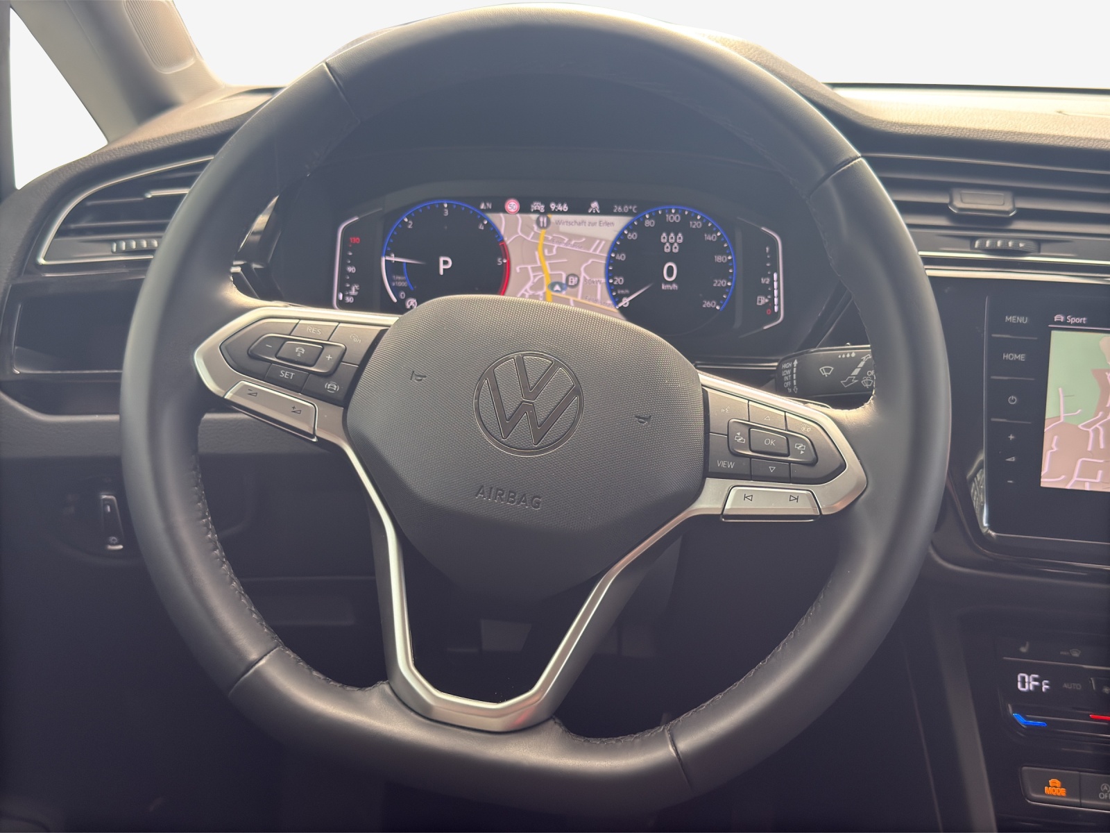 VW Touran 2.0 TDI BlueMotion Technology Highline DSG-image-9
