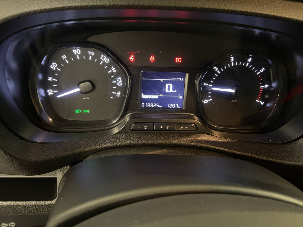 PEUGEOT Expert Kaw. Standard 1.5 BlueHDi 120 S/S-image-9