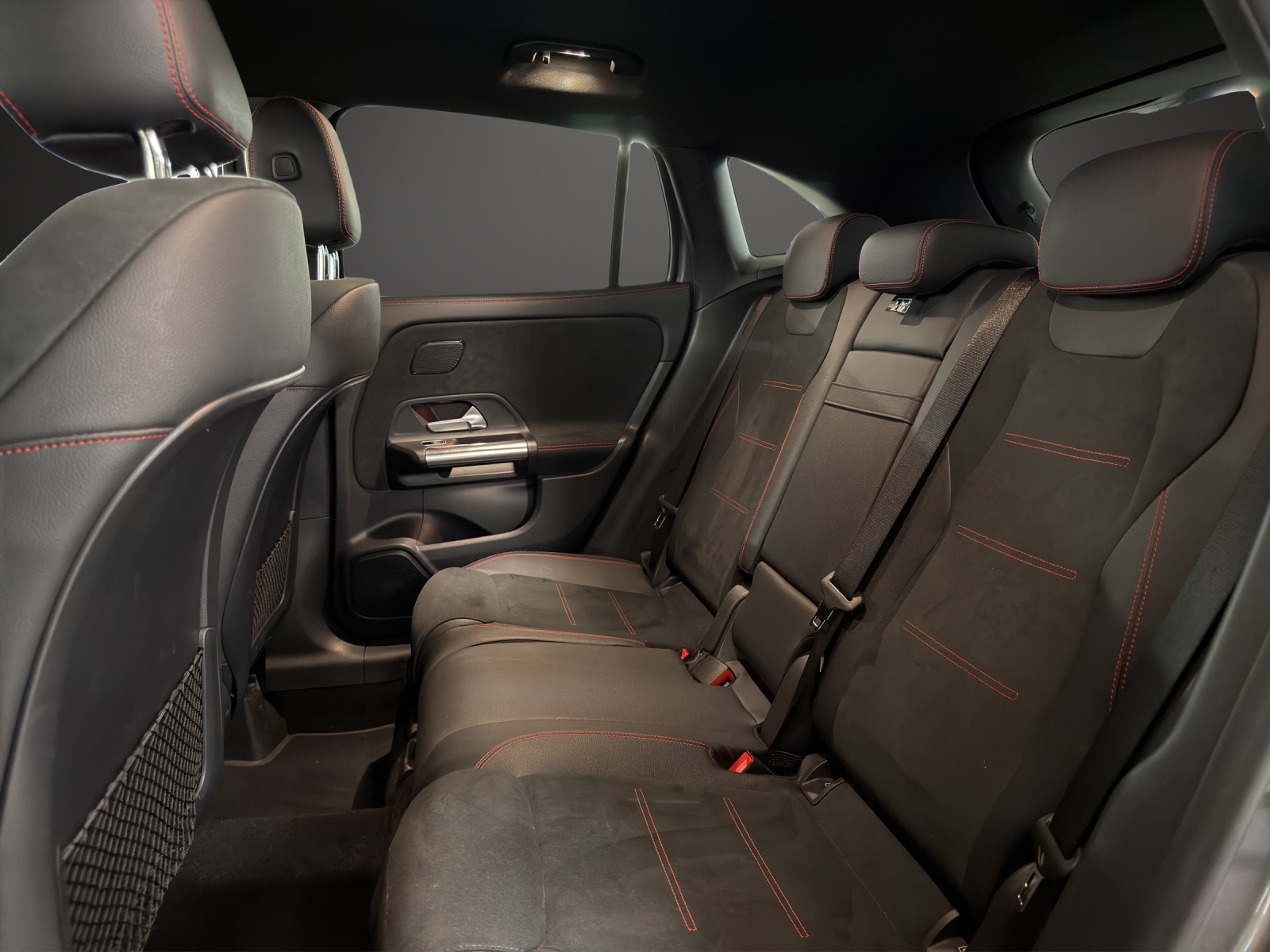 MERCEDES-BENZ GLA 200 4Matic AMG Line 8G-DCT-image-14
