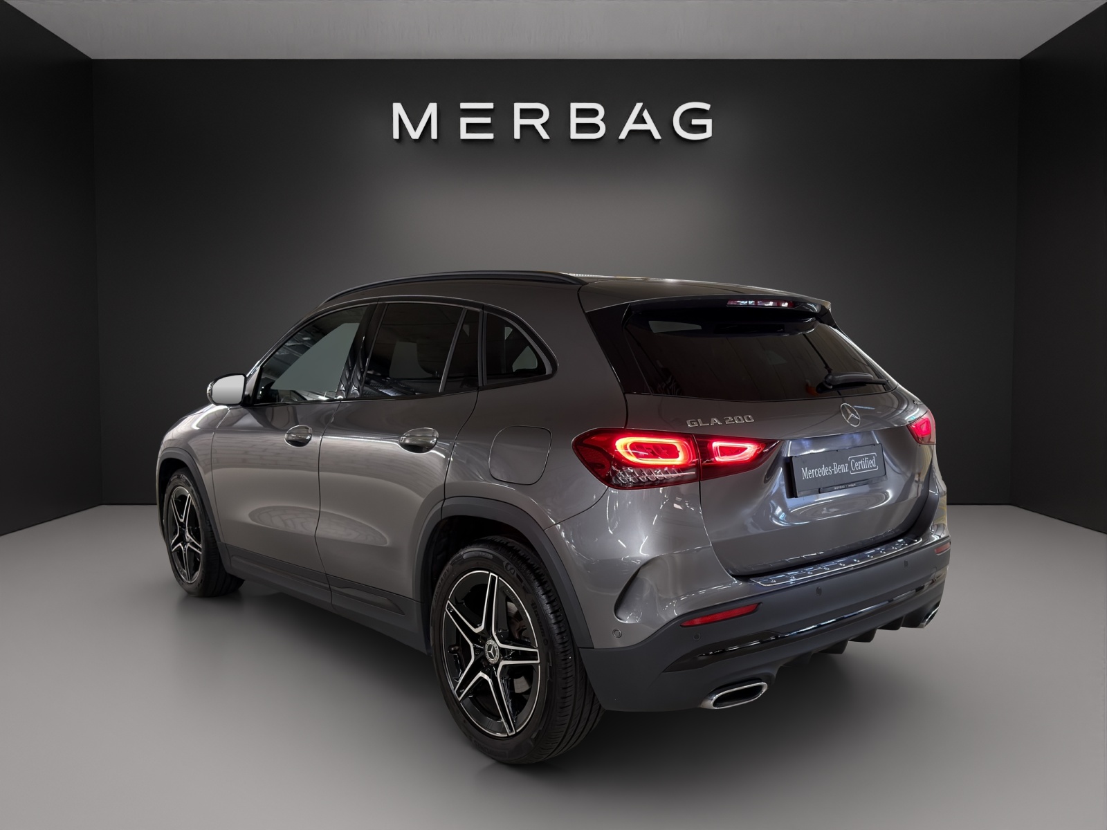 MERCEDES-BENZ GLA 200 4Matic AMG Line 8G-DCT-image-5