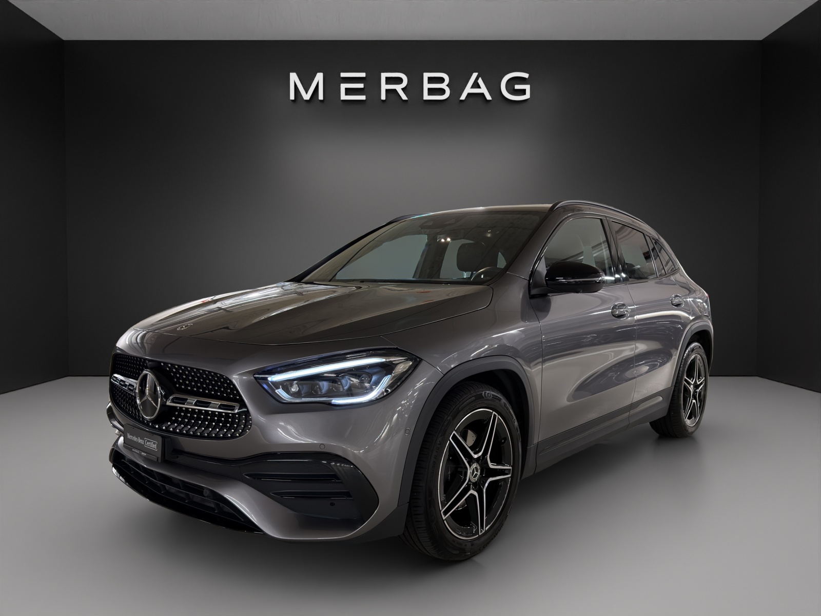 MERCEDES-BENZ GLA 200 4Matic AMG Line 8G-DCT-image-2