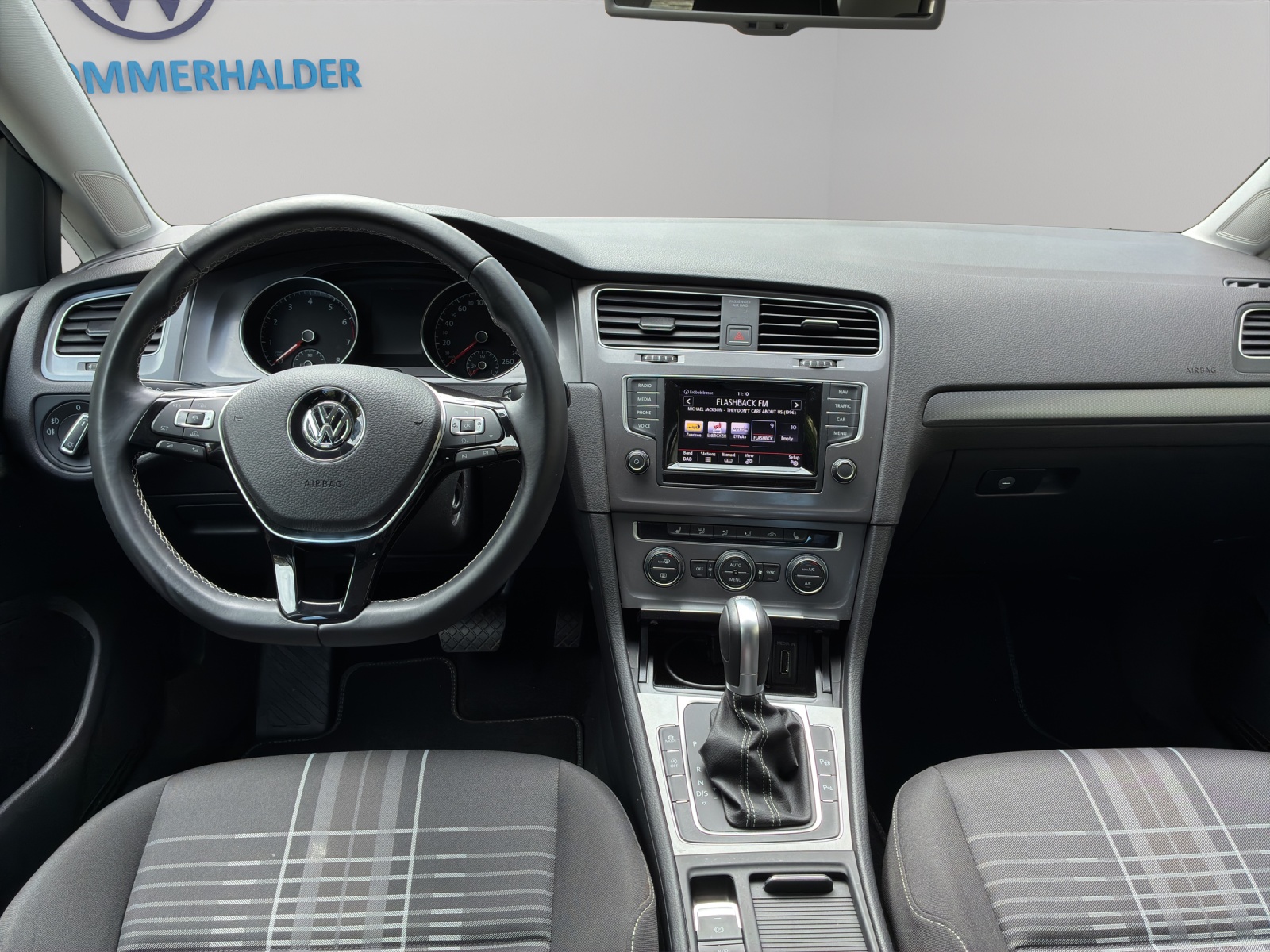 VW Golf 1.4 TSI Lounge DSG-image-7