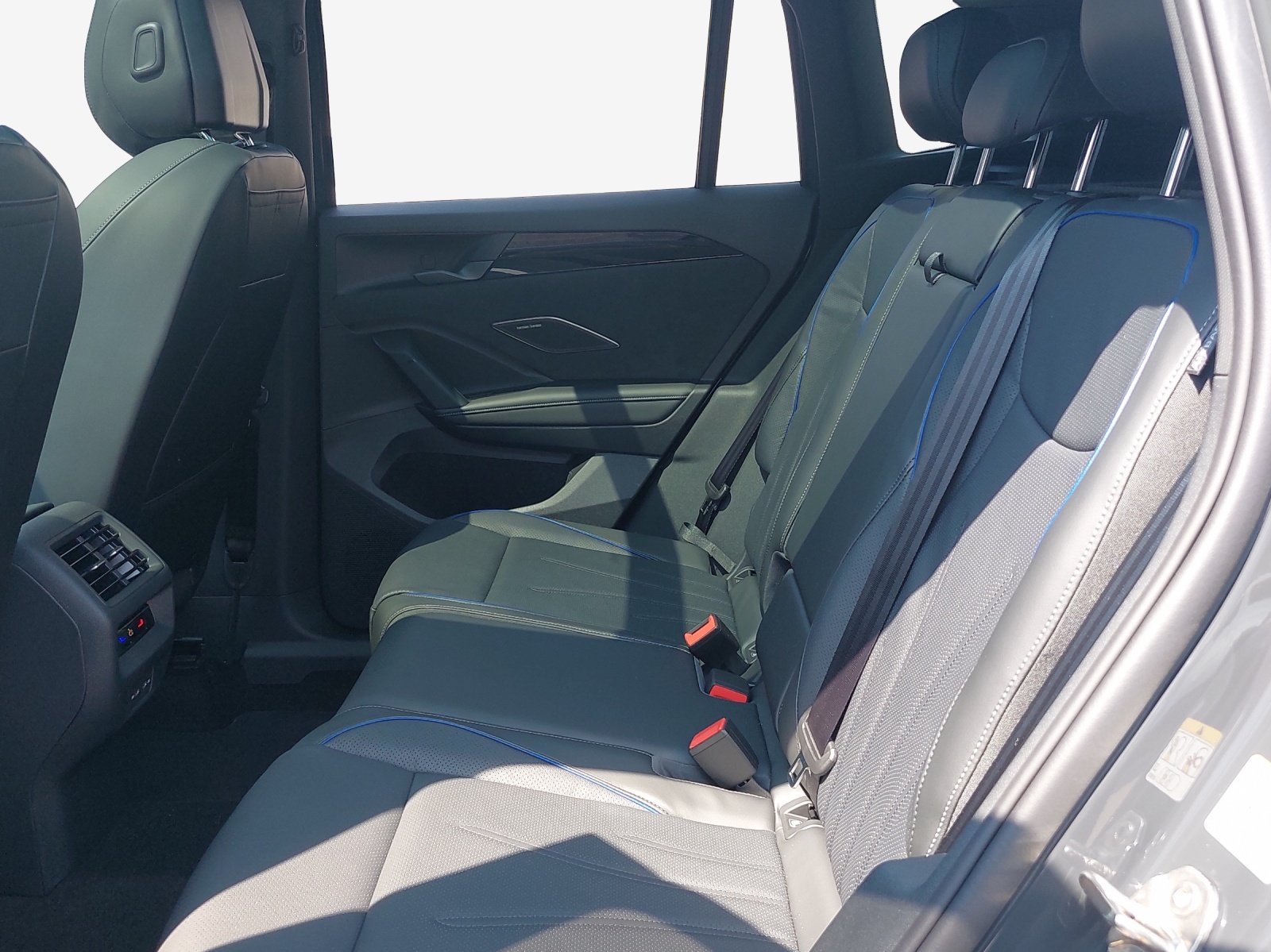 VW Tiguan 2.0 TSI DSG R-Line Plus 4Motion-image-11