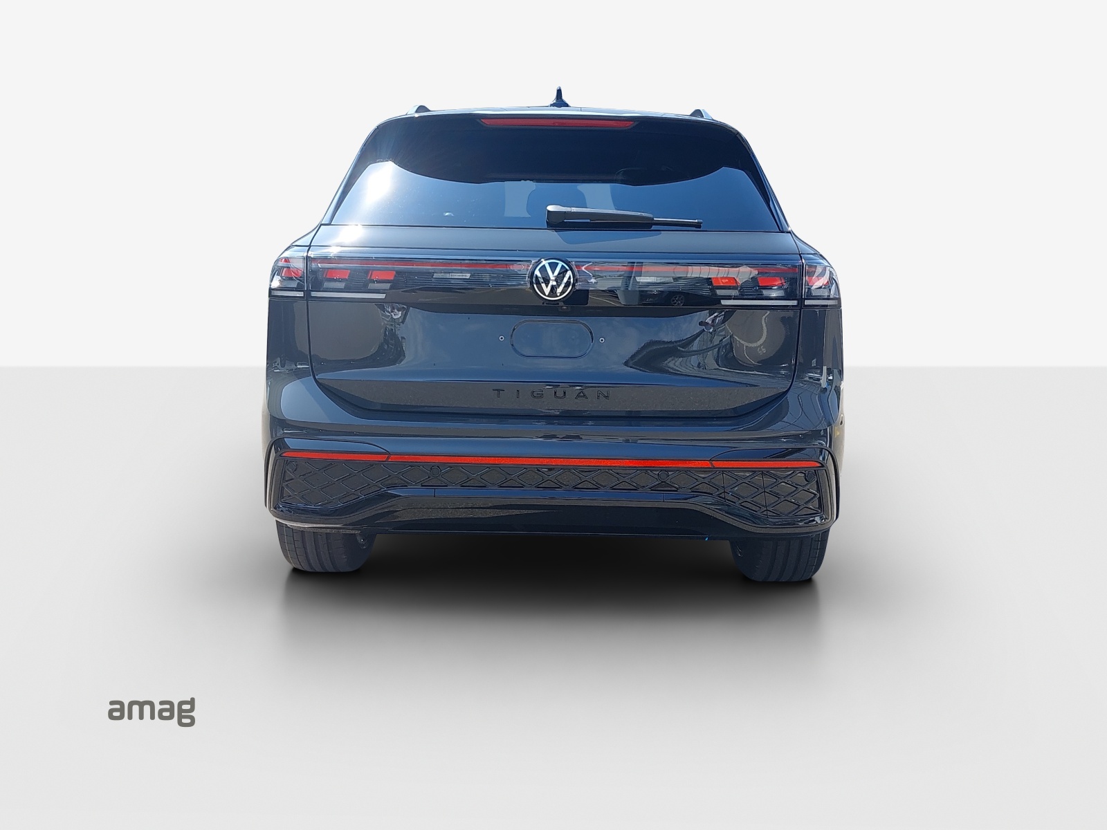 VW Tiguan 2.0 TSI DSG R-Line Plus 4Motion-image-3