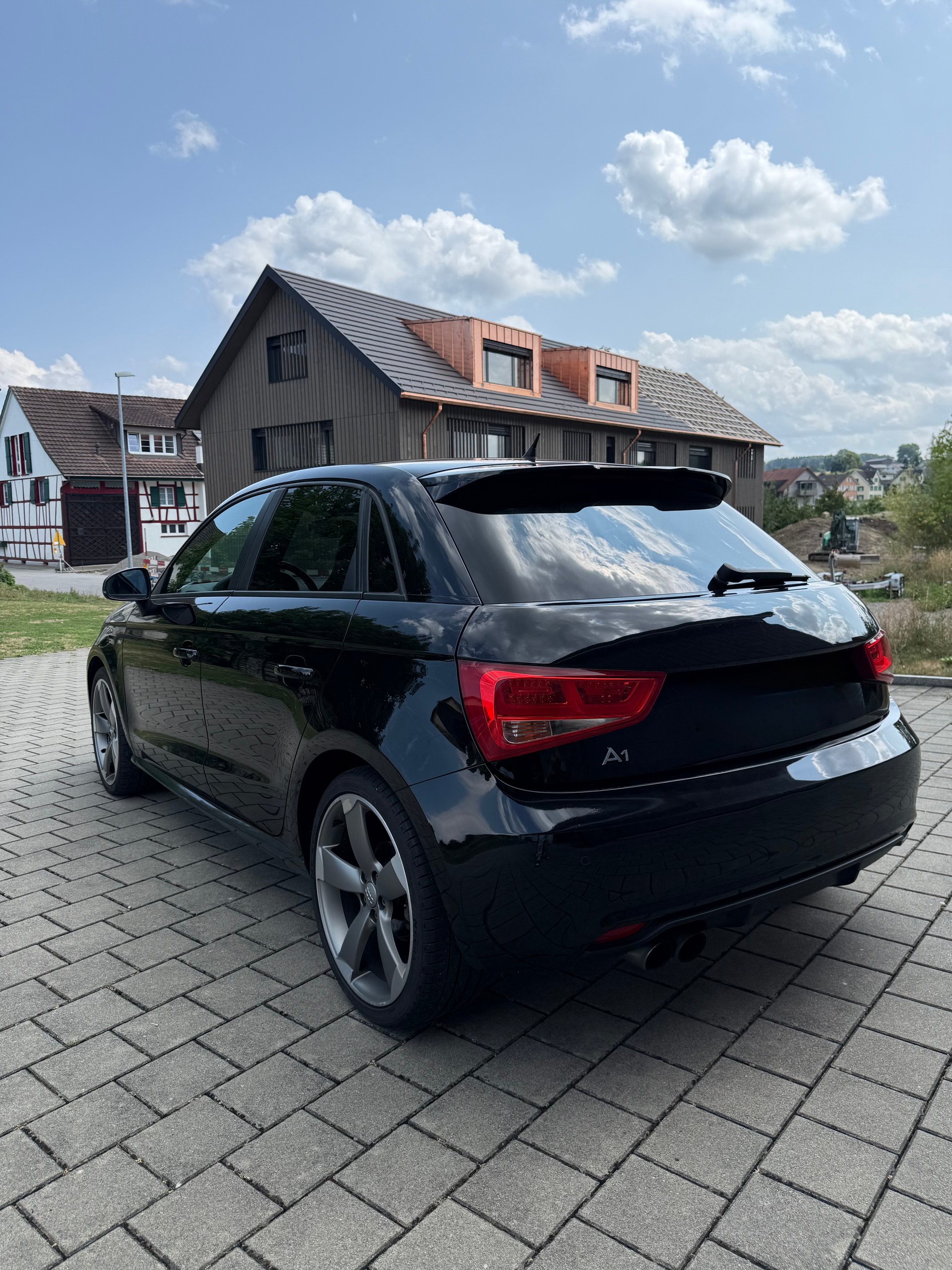 AUDI 1.4 TFSI Ambition S-Tronic-image-1