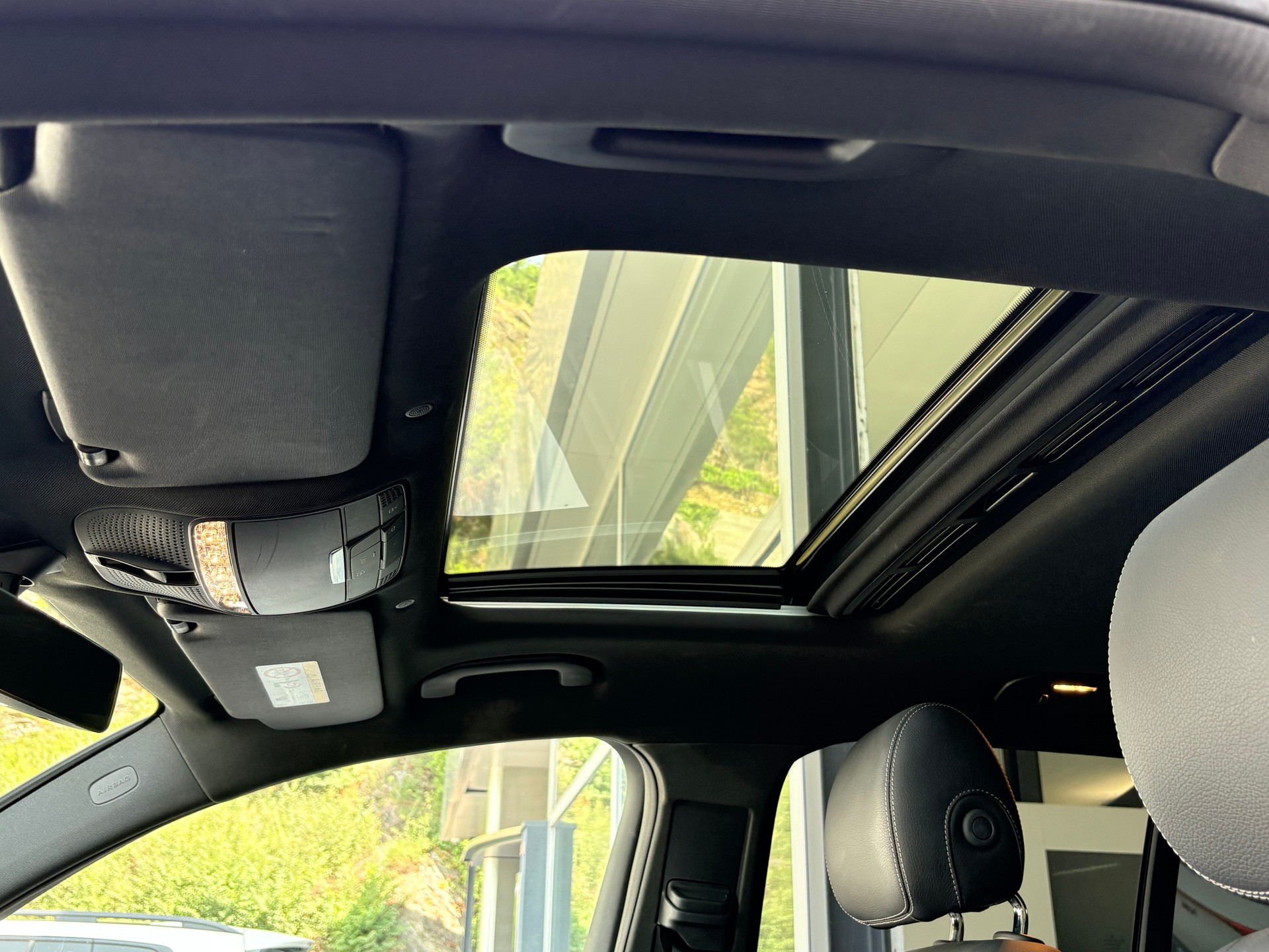 MERCEDES-BENZ EQC 400 AMG Line 4matic-image-14
