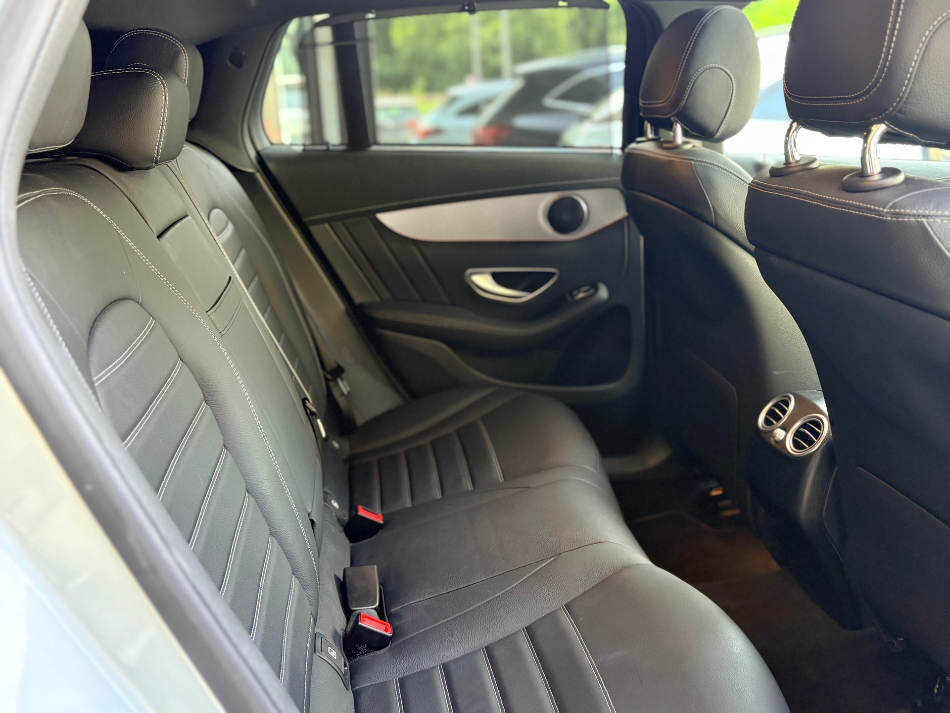 MERCEDES-BENZ EQC 400 AMG Line 4matic-image-16