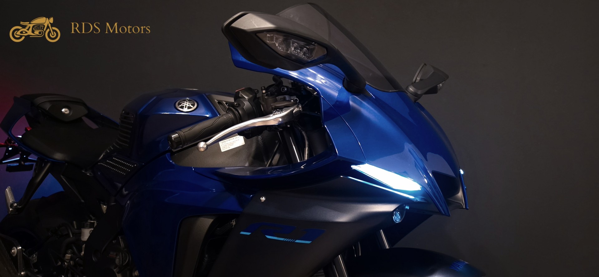 YAMAHA YZF-R1 ABS Akrapovic-showroom-element-3