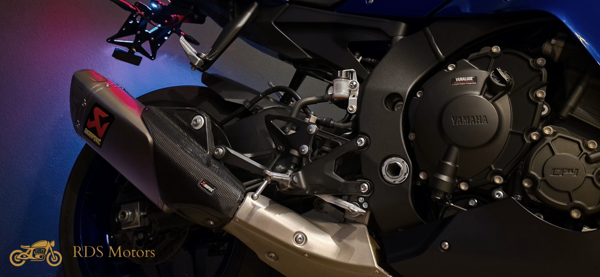 YAMAHA YZF-R1 ABS Akrapovic-image-11