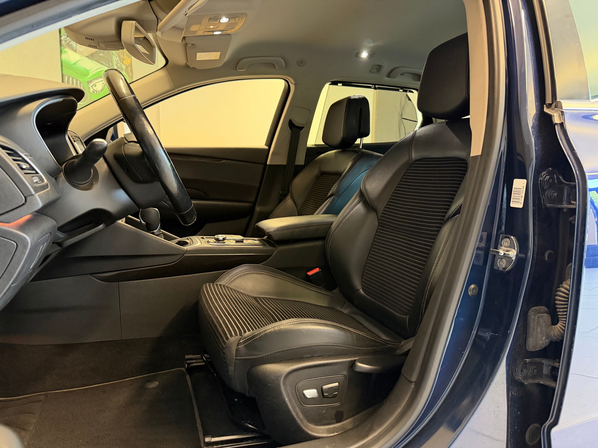 RENAULT Talisman Grandtour 1.6 dCi Initiale EDC-image-13