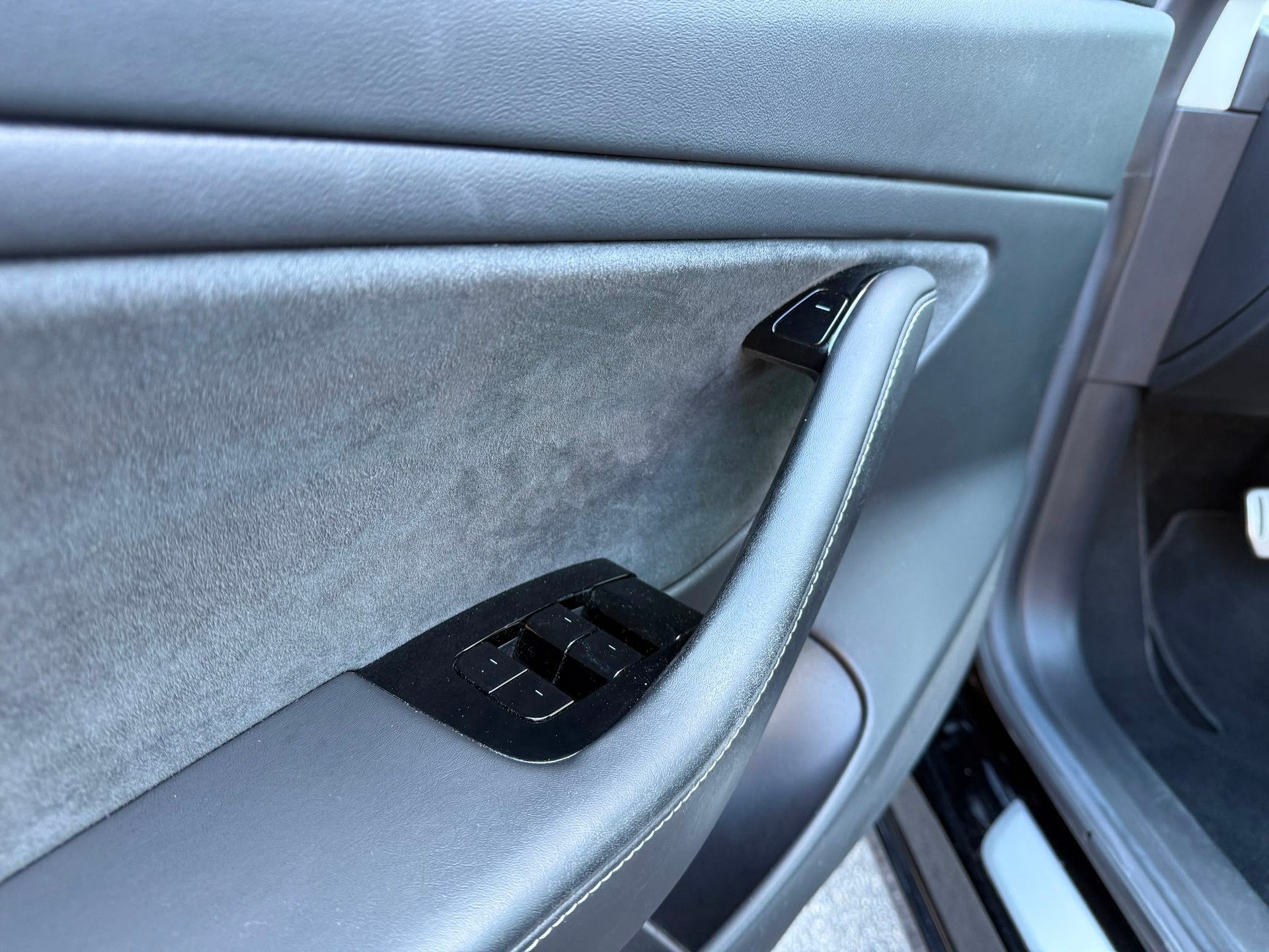 TESLA Model 3 Performance Dual Motor AWD-image-11
