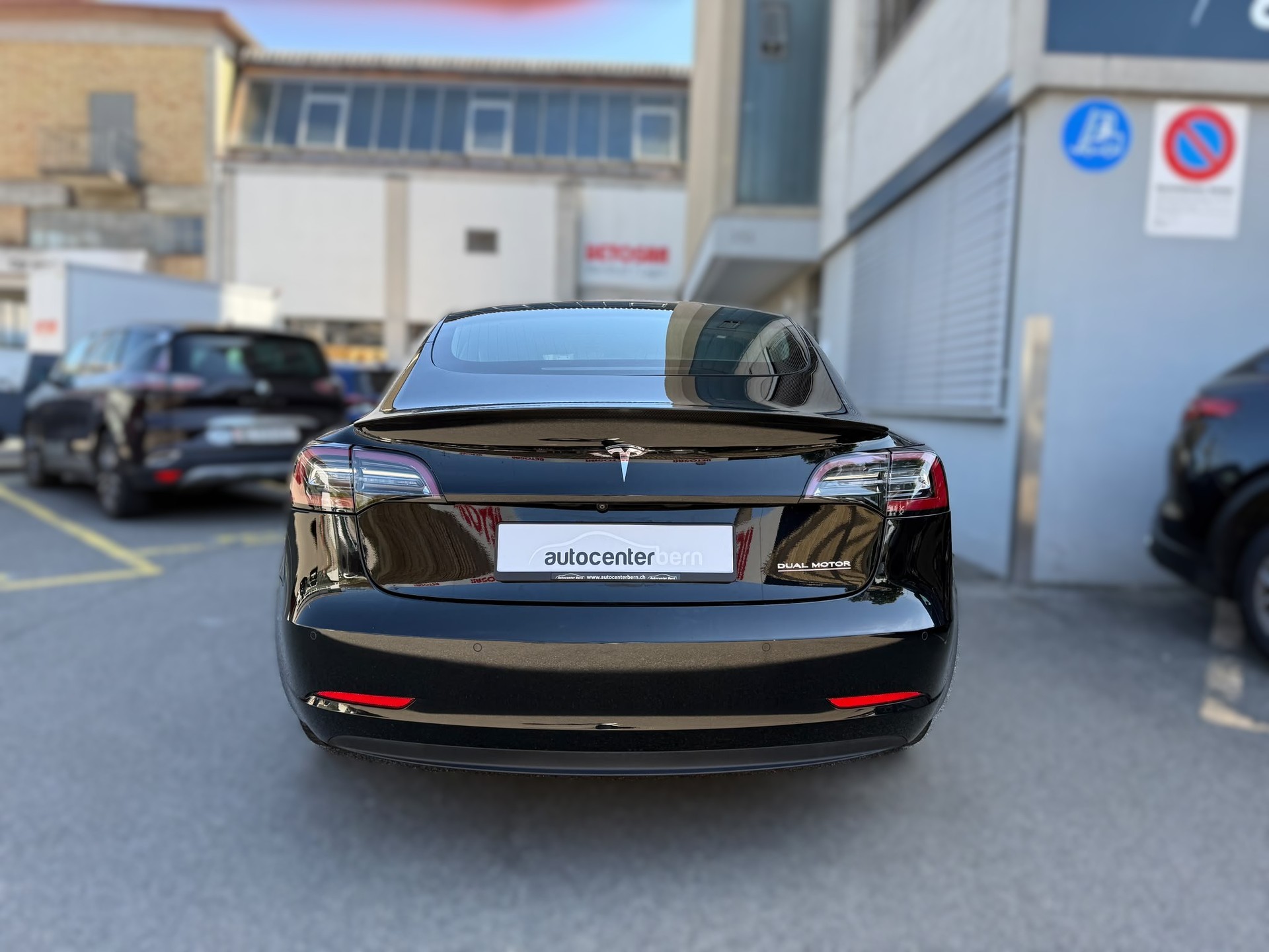 TESLA Model 3 Performance Dual Motor AWD-image-4