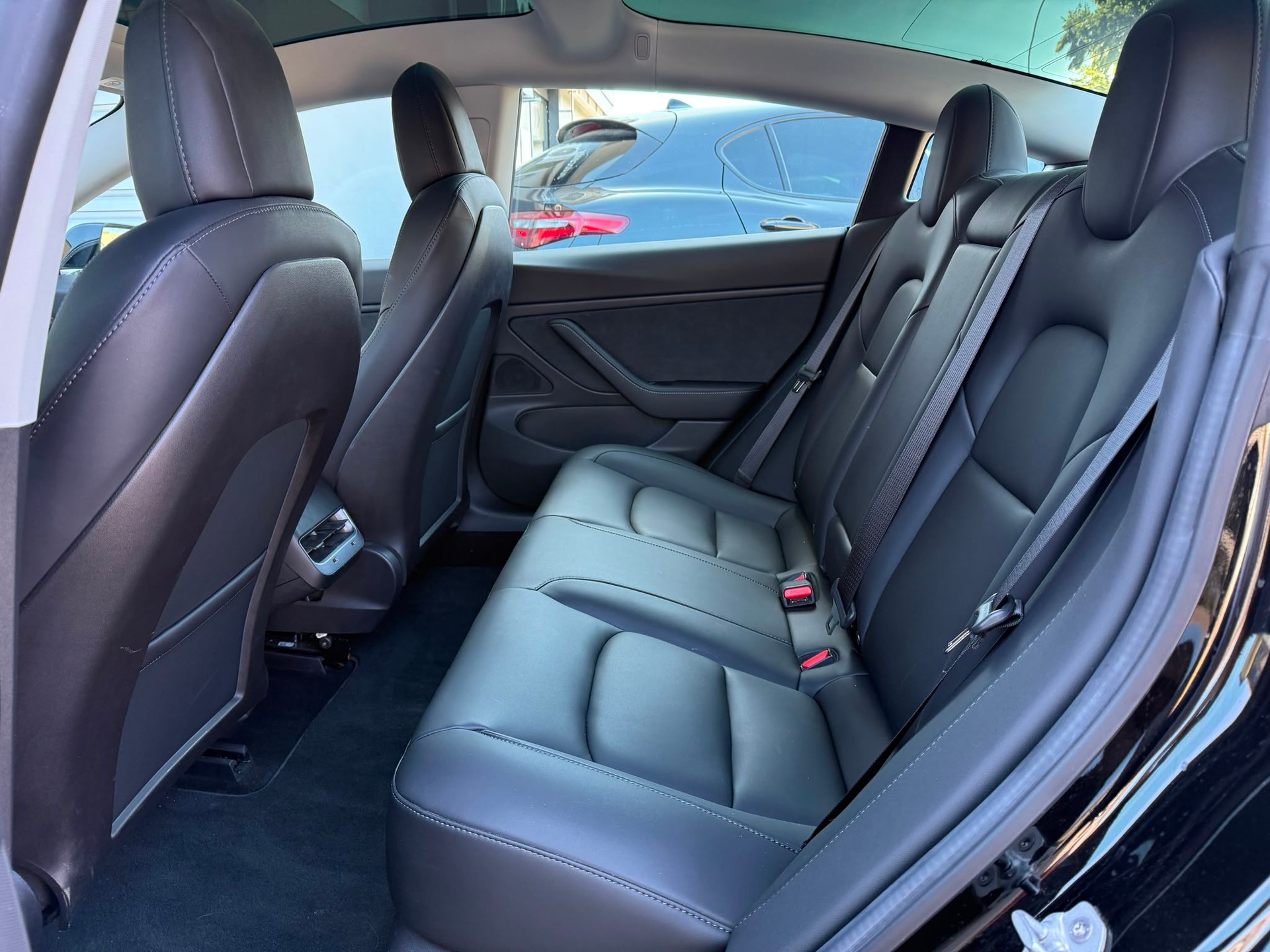 TESLA Model 3 Performance Dual Motor AWD-image-12