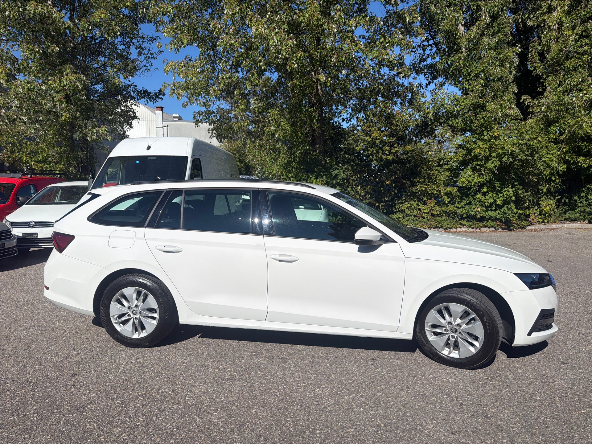 SKODA Octavia Combi 1.0 TSI mHEV DSG Ambition ** Gr. Navigation ** Klima-auto ** Tempomat ** PDC V&H ** Frisch Ab MFK-image-9