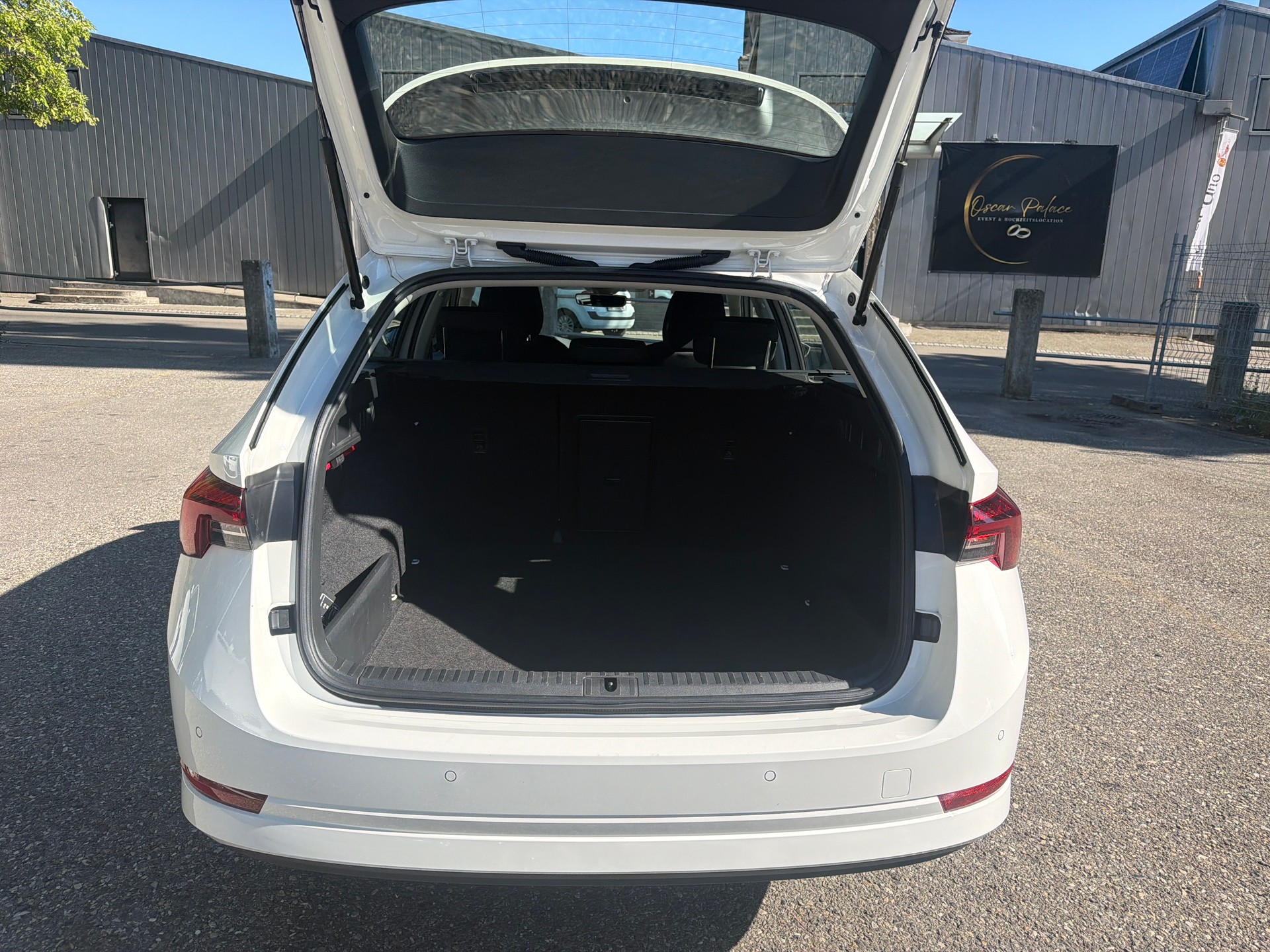 SKODA Octavia Combi 1.0 TSI mHEV DSG Ambition ** Gr. Navigation ** Klima-auto ** Tempomat ** PDC V&H ** Frisch Ab MFK-image-13